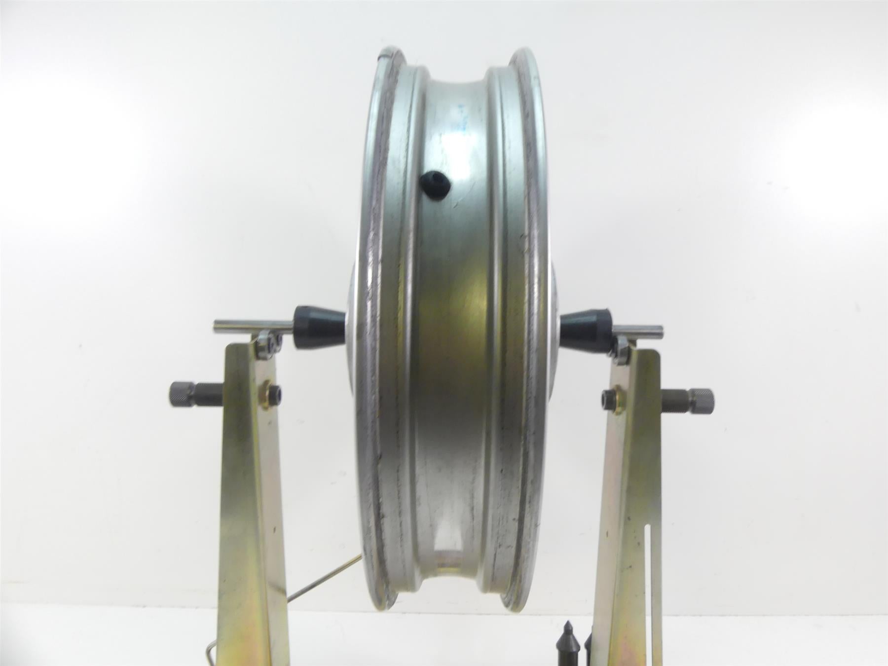2007 Suzuki M109R VZR1800 Boulevard Straight Front Wheel Rim 18x3.5 54111-48G20- {{ shop.shopifyCountryName }} - Mototech271