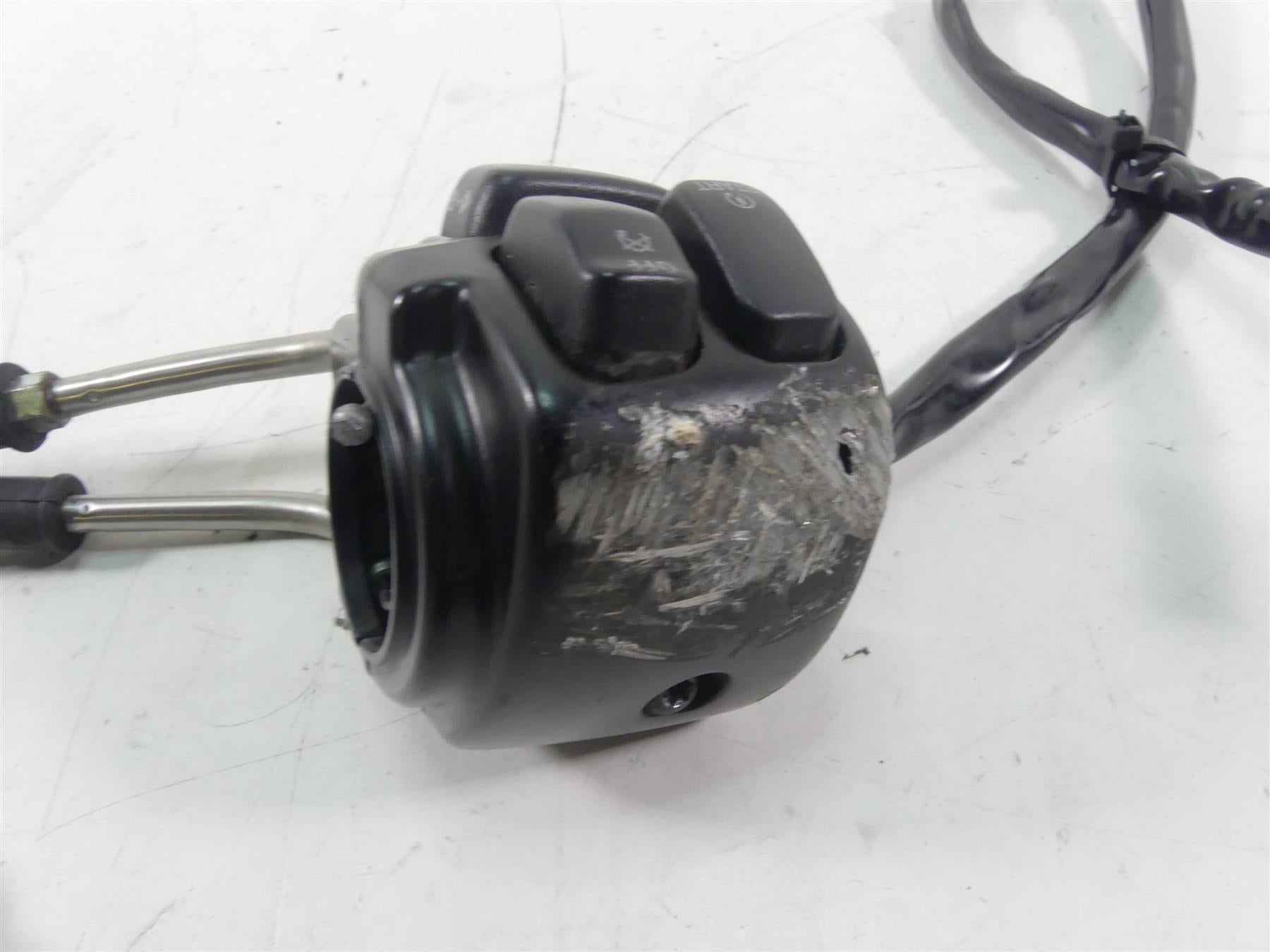 2011 Harley VRSCF Muscle Rod Right Hand Control Switch Cable Set -Read 71684-06A {{ shop.shopifyCountryName }} - Mototech271