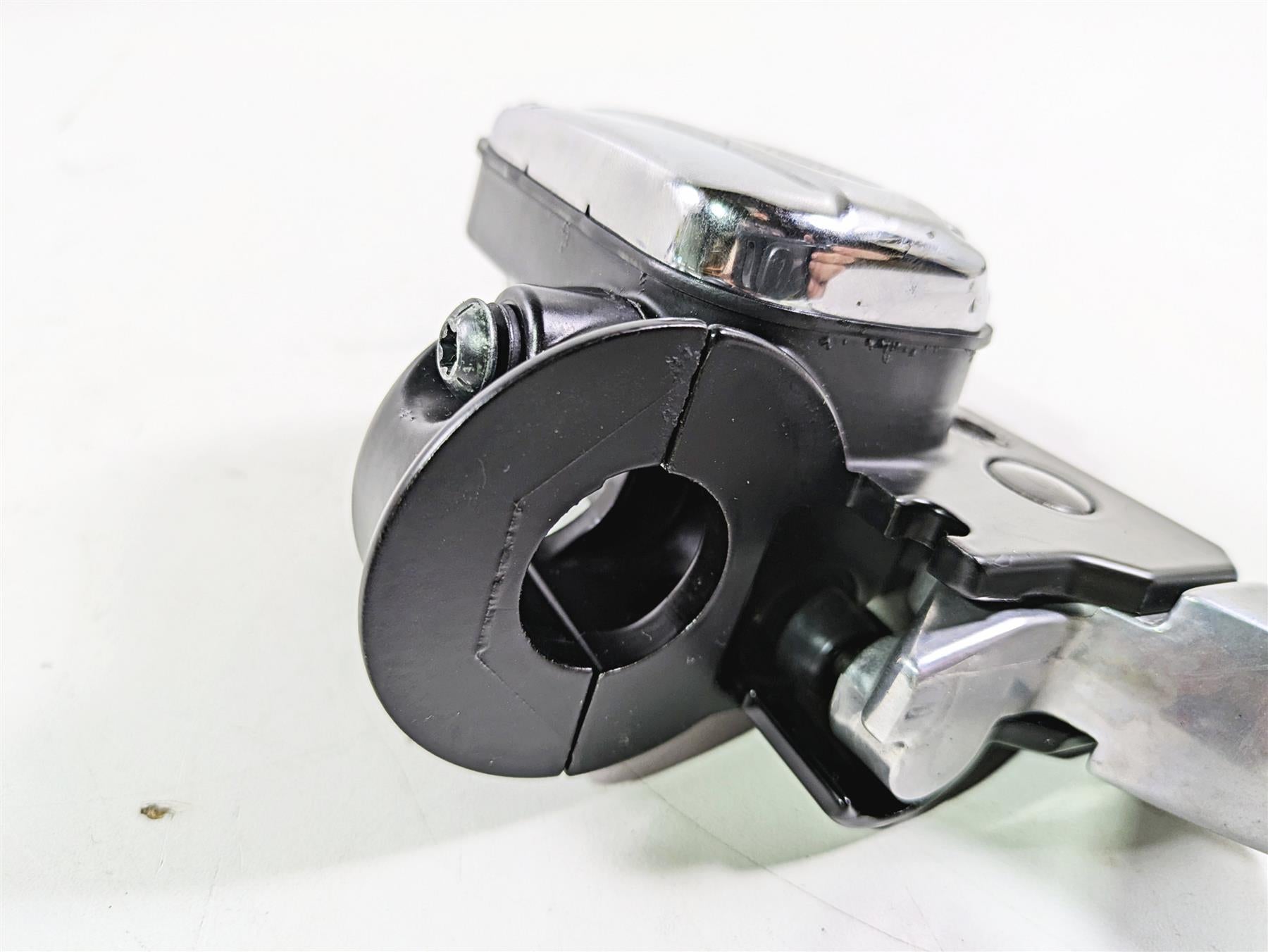 2006 Harley VRSCR Street V-Rod Front Brake Master Cylinder 11/16 44551-06C {{ shop.shopifyCountryName }} - Mototech271