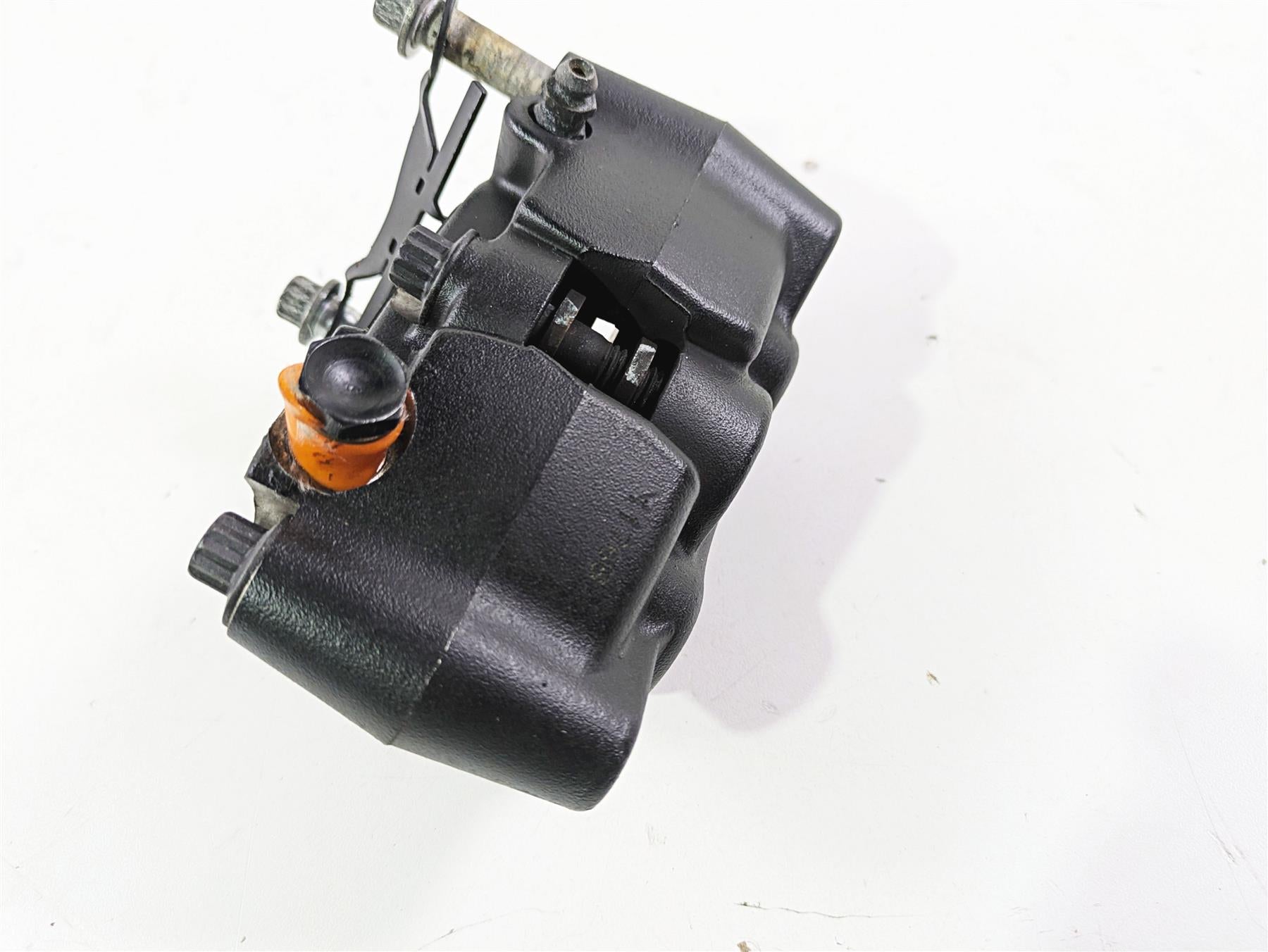 2016 Harley FXDWG Dyna Wide Glide Front Brake Caliper 41300001 {{ shop.shopifyCountryName }} - Mototech271