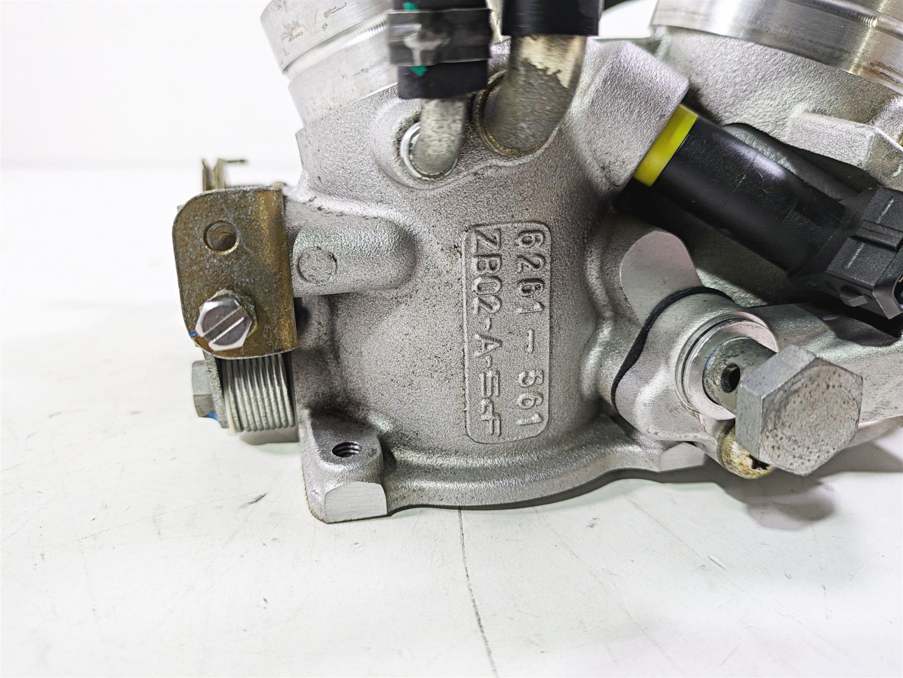 2008 Aprilia RSVR 1000 Factory Throttle Bodies Body Set AP0296970 {{ shop.shopifyCountryName }} - Mototech271