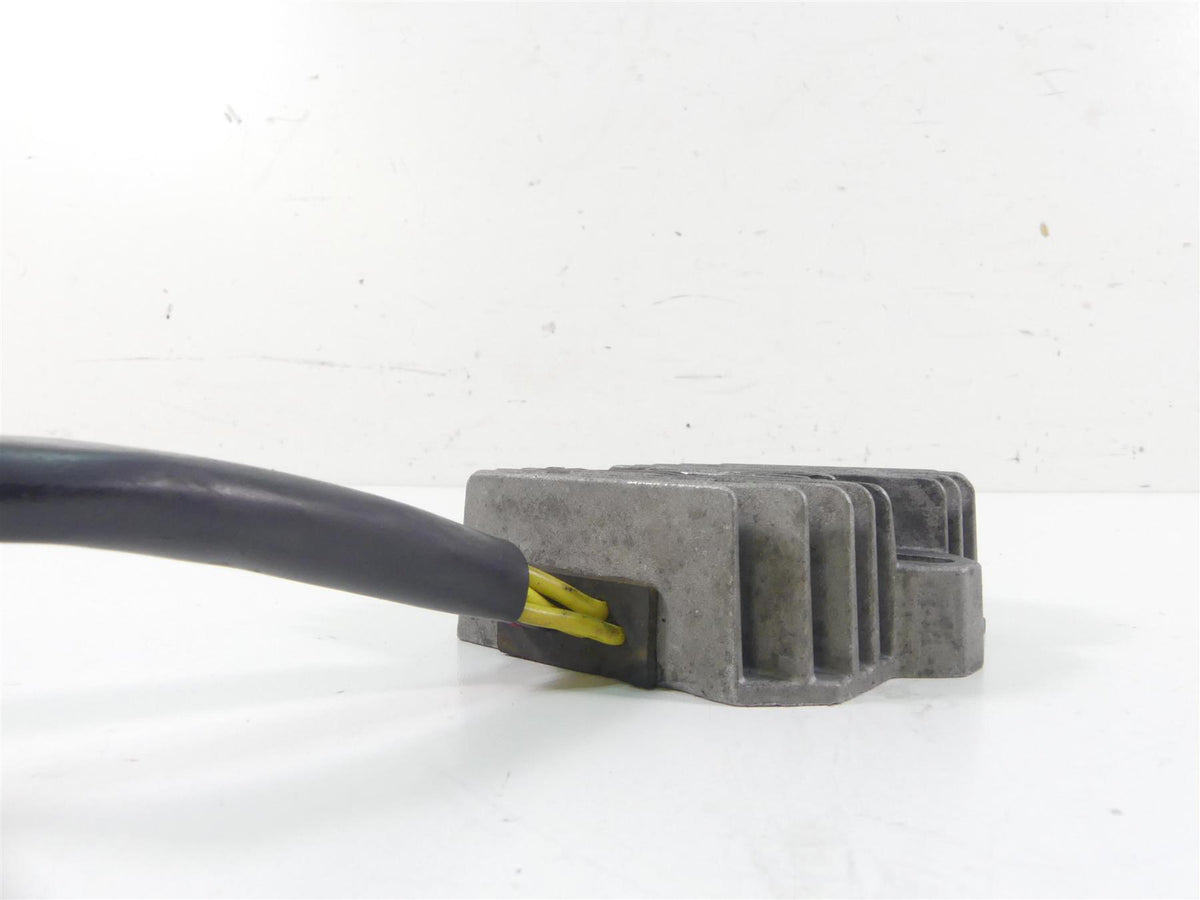 2006 Triumph Daytona 675 Rectifier Voltage Regulator T1304040 {{ shop.shopifyCountryName }} - Mototech271