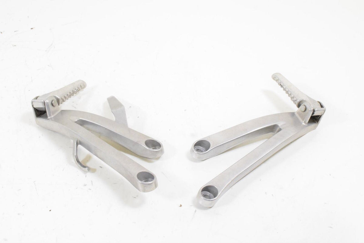 2015 Honda CBR600RR CBR600 RR LR Rider Passenger Footpeg Mount SET 50760-MFJ-D00 {{ shop.shopifyCountryName }} - Mototech271
