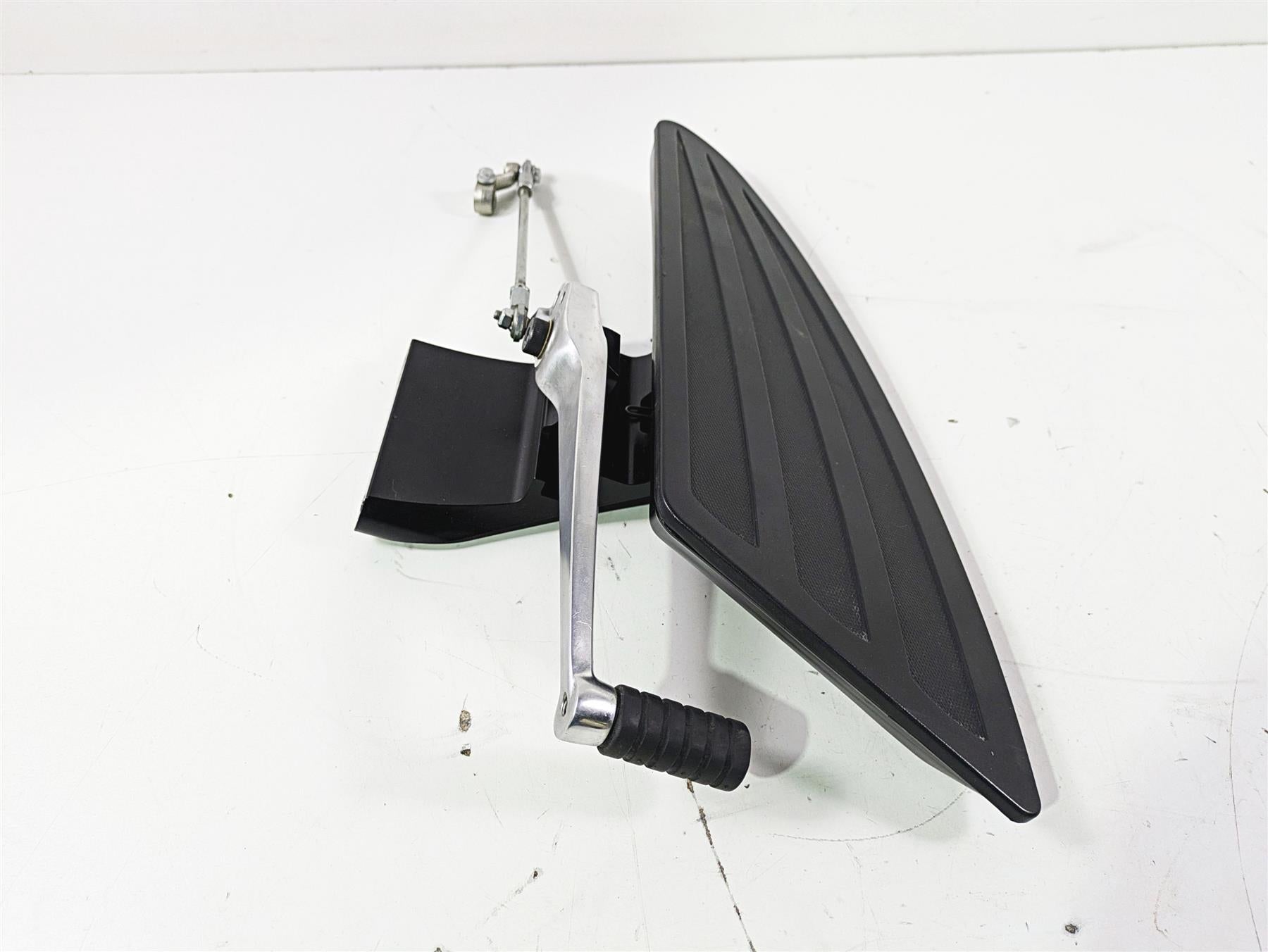 2012 Victory Cross Country Front Left Floorboard & Shift Lever 5135045 5137197 {{ shop.shopifyCountryName }} - Mototech271