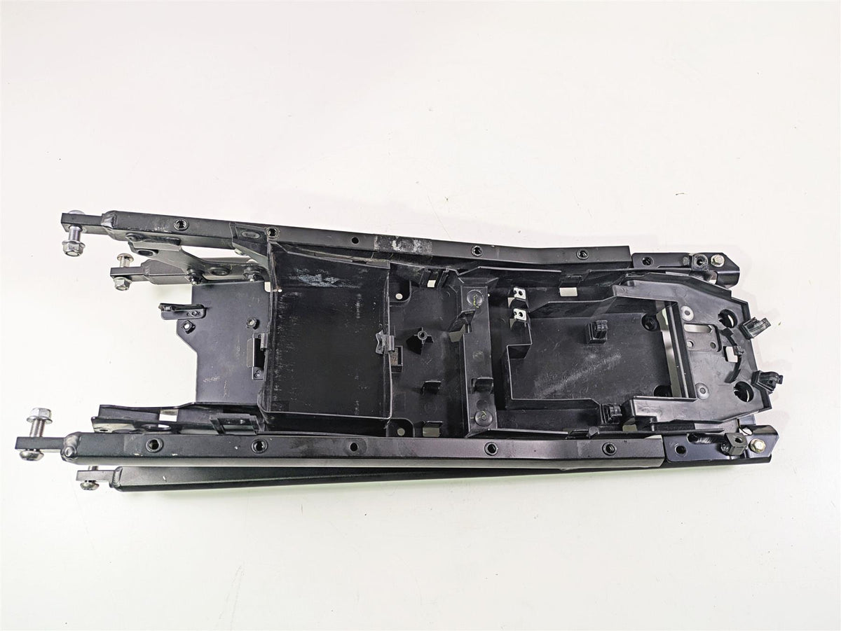 2009 Yamaha FZ1 FZS10 Fazer Straight Subframe & Inner Fender 2D1-21190-01-P0 {{ shop.shopifyCountryName }} - Mototech271