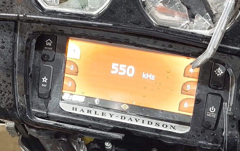 2014 Harley Touring FLHTK Electra Glide Radio Boom Box 6.5GT -Read 76000076 {{ shop.shopifyCountryName }} - Mototech271