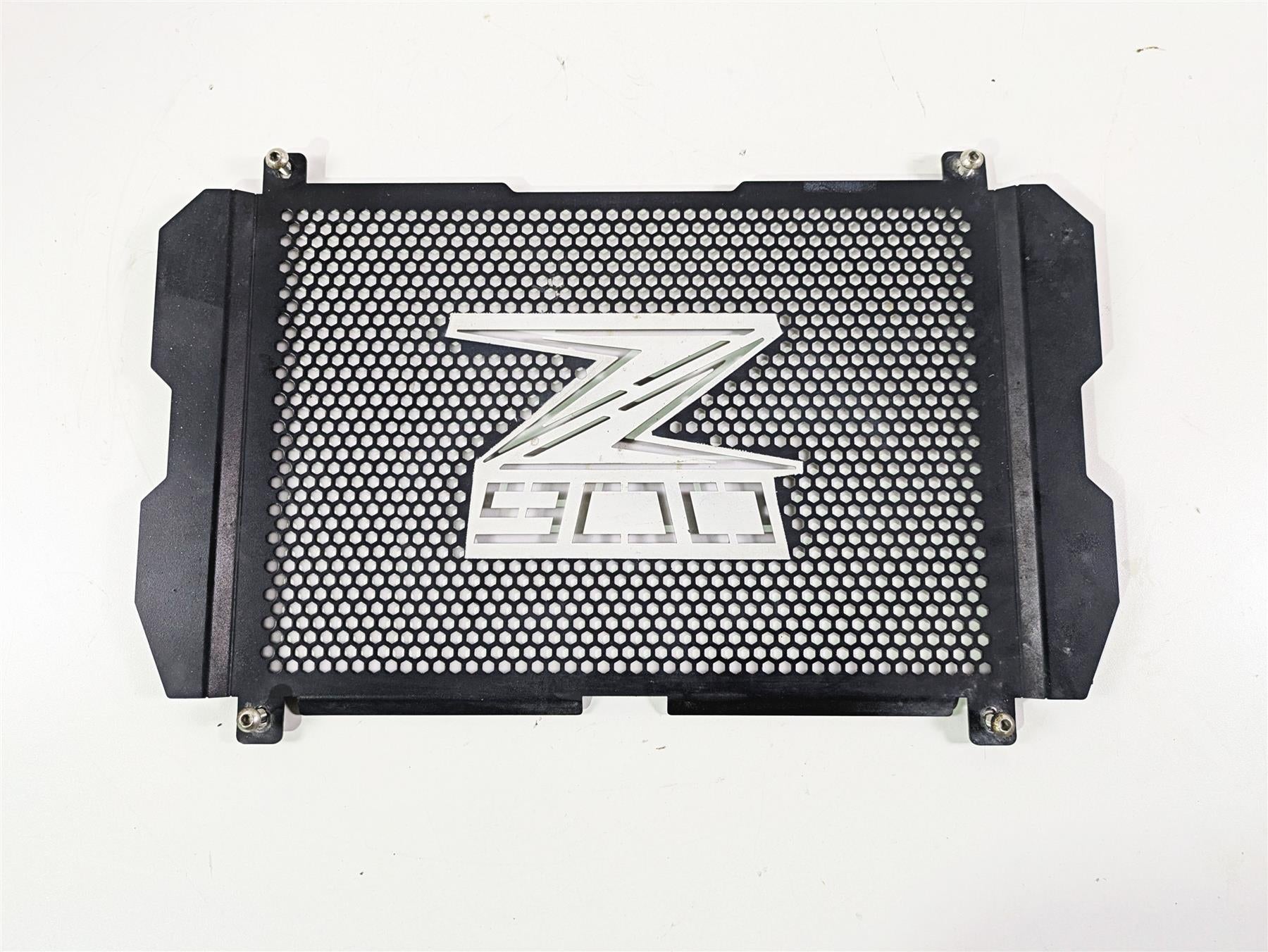 2020 Kawasaki Z900 ZR900 Radiator Guard Grille Protector Cover {{ shop.shopifyCountryName }} - Mototech271