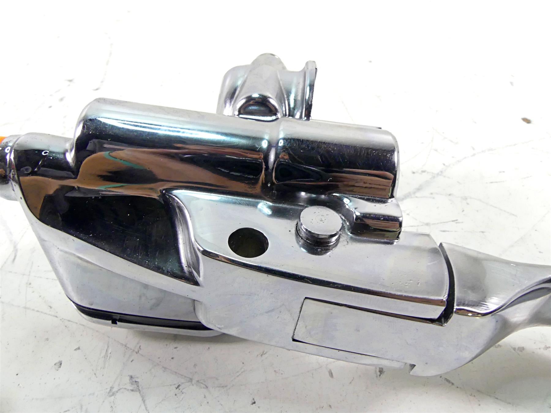 9/16" Chrome Front Brake Master Cylinder For Harley Davidson Softail Dyna Touring Bikes {{ shop.shopifyCountryName }} - Mototech271