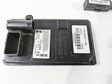 Load image into Gallery viewer, 2017 Harley Touring FLHTKSE CVO E-Glide Bcm Ignition Switch Key Set 71400090B | Mototech271
