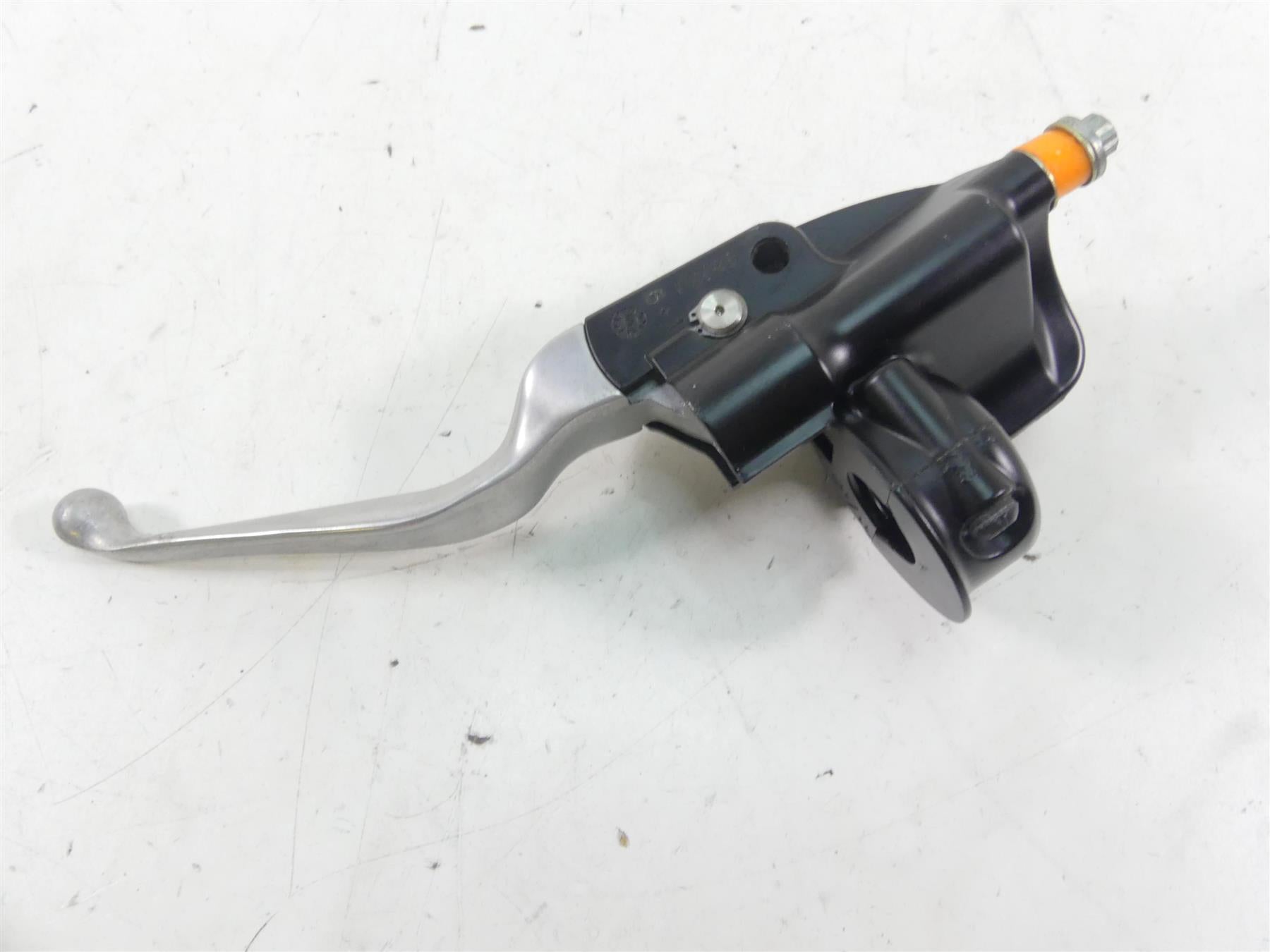 2009 Harley FXDF Dyna Fat Bob Front Brake Master Cylinder 11/16 45170-08F {{ shop.shopifyCountryName }} - Mototech271