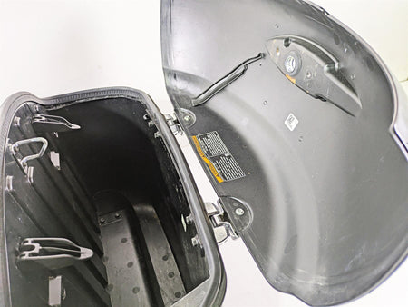 2017 Indian Chieftain Limited Right Black Gloss Saddlebag Saddle Bag 5451494 {{ shop.shopifyCountryName }} - Mototech271