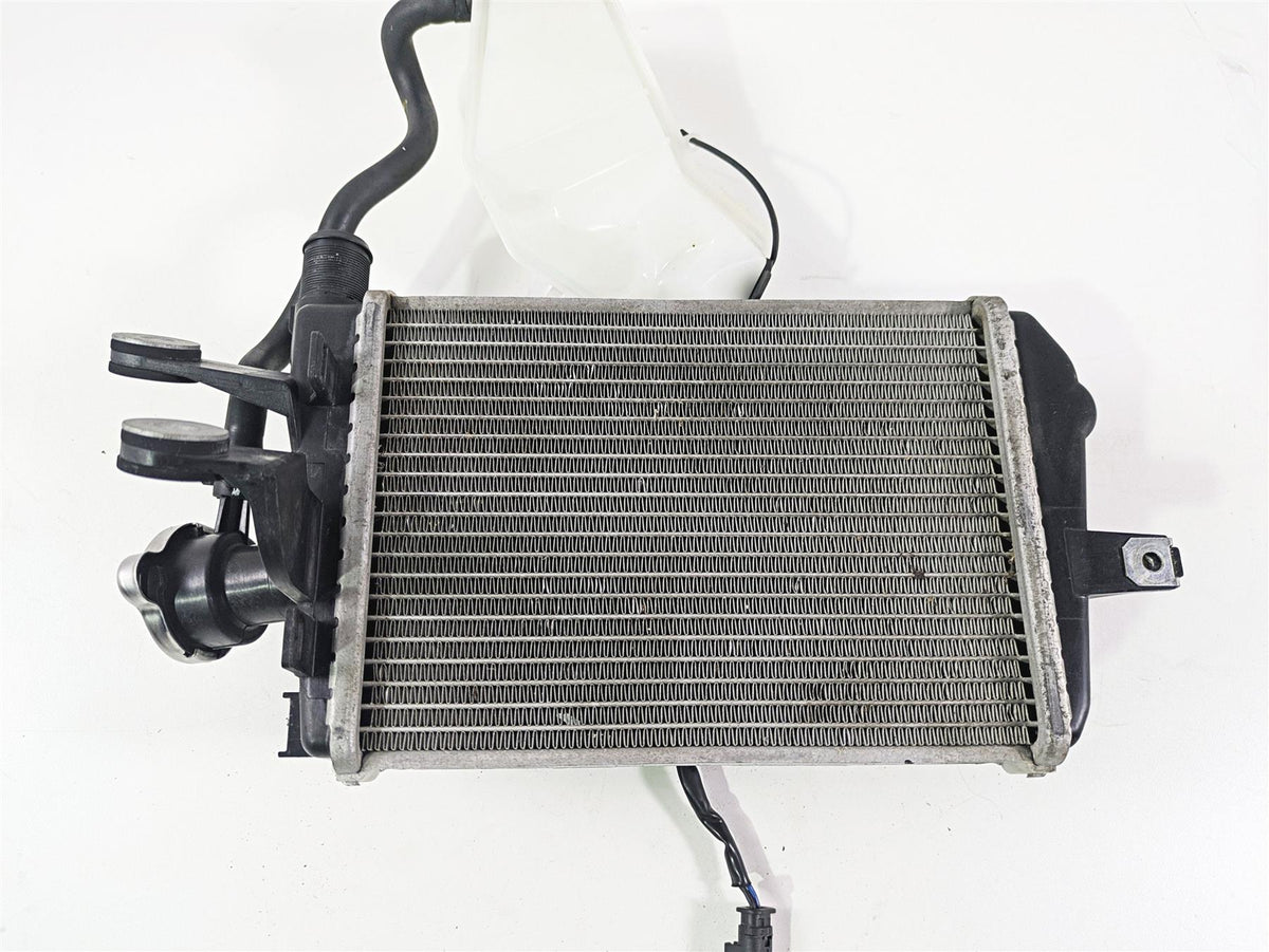 2016 BMW R1200RT K52 Right Radiator Fan Hoses Reservoir Set 17118546416 {{ shop.shopifyCountryName }} - Mototech271