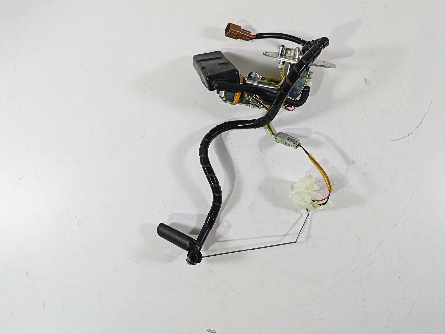 2016 Suzuki M109R VZR1800 Boulevard Fuel Gas Petrol Pump - Tested 15100-48G10 {{ shop.shopifyCountryName }} - Mototech271