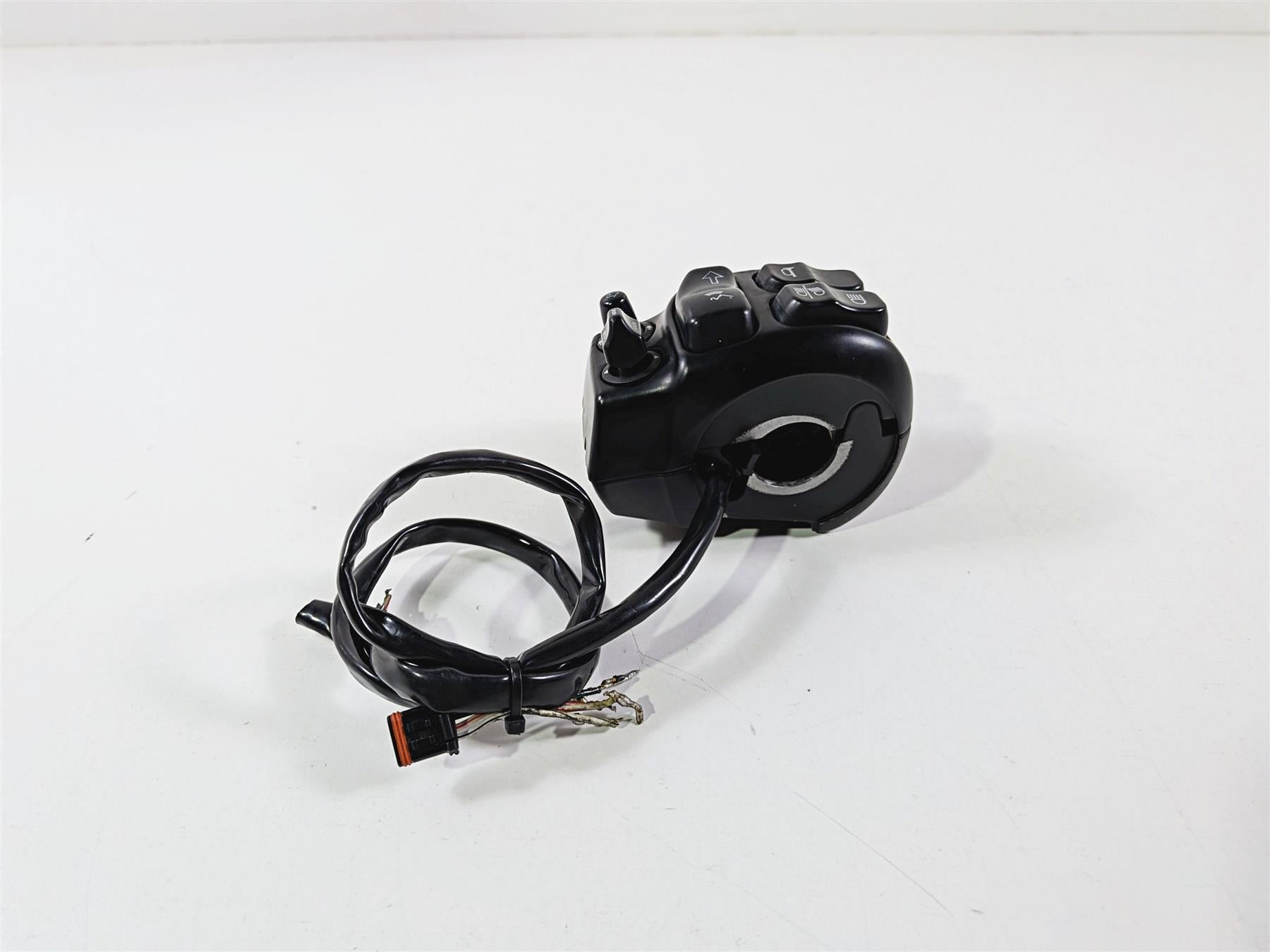 2016 Harley Touring FLHX Street Glide Left Hand Cruise Control Switch 71500128A {{ shop.shopifyCountryName }} - Mototech271