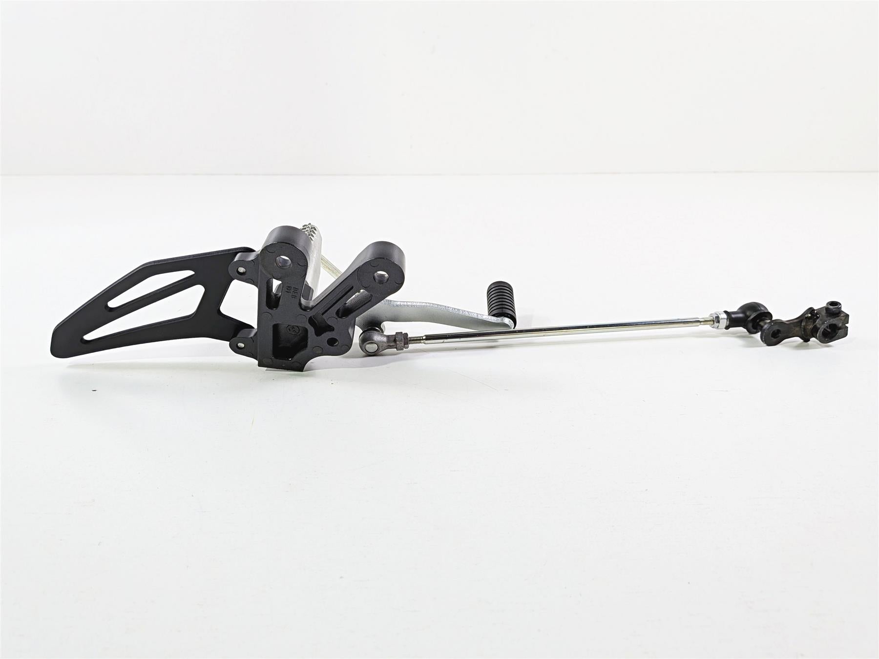 2025 Yamaha YZF R7 Nice Left Front Foot Peg & Shifter BEB-27442-00 BEB-18110-00 {{ shop.shopifyCountryName }} - Mototech271