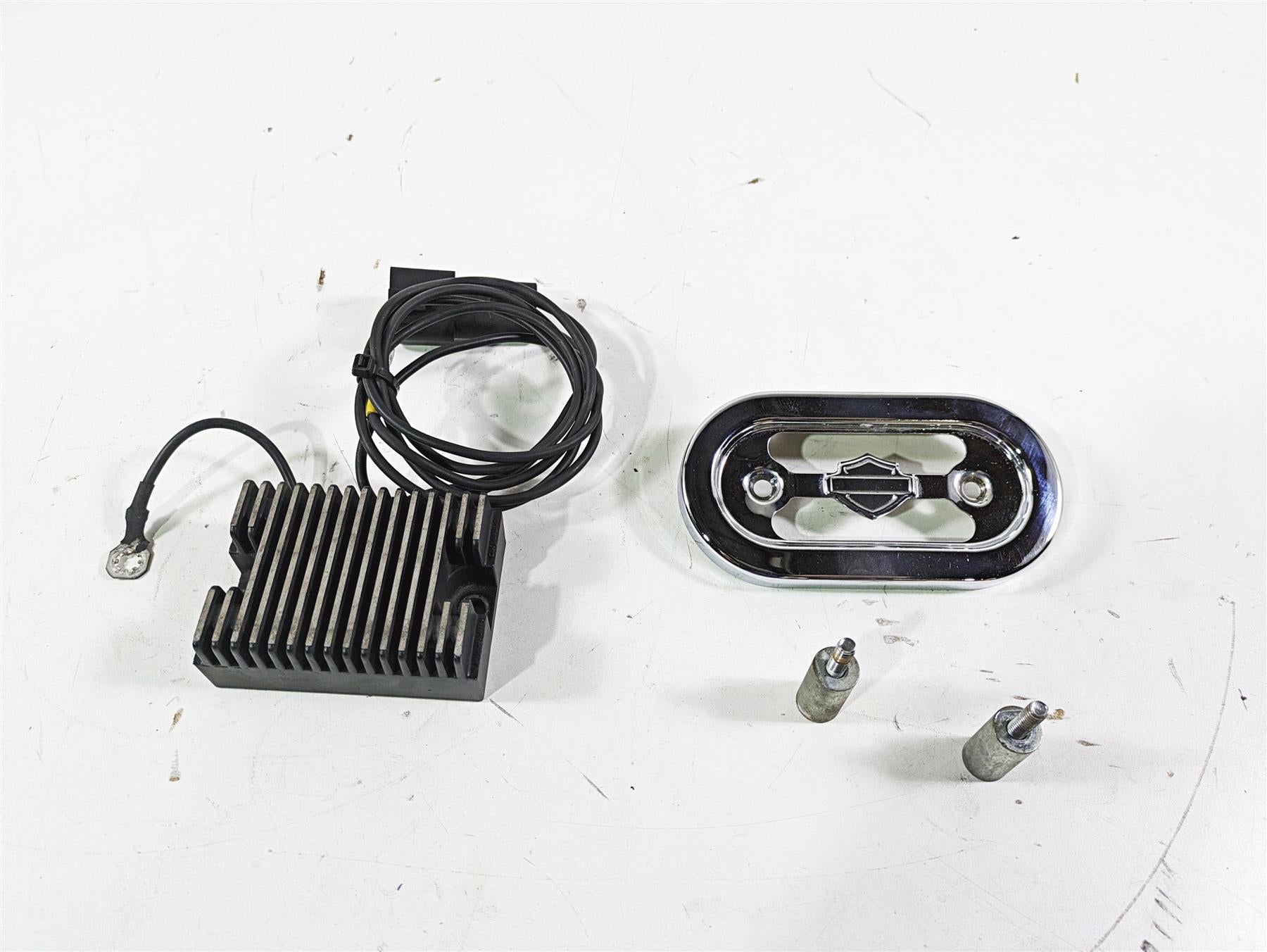 2003 Harley Dyna FXDL Low Rider 100TH Rectifier Voltage Regulator 74518-99A {{ shop.shopifyCountryName }} - Mototech271
