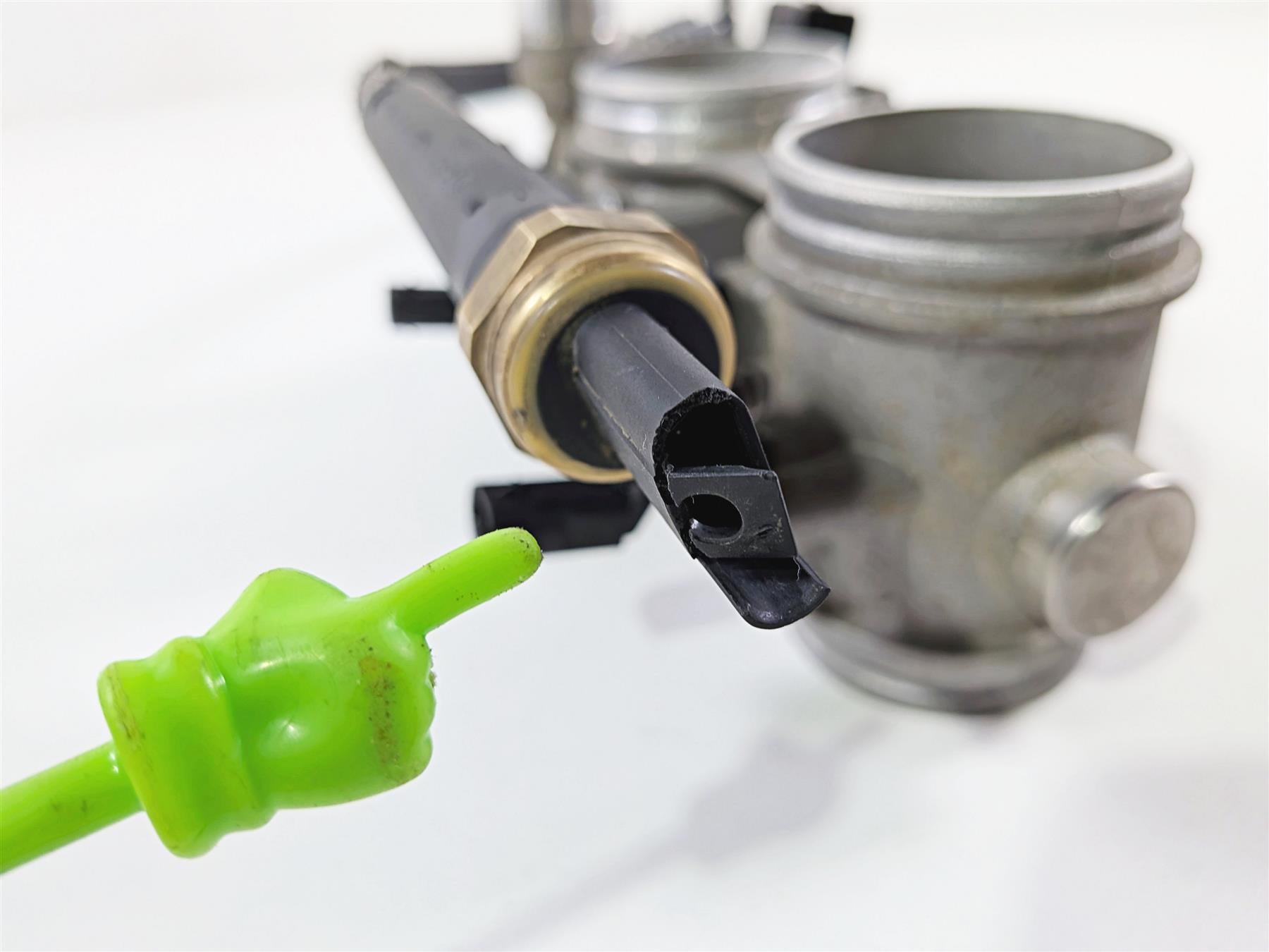 2023 BMW F850GS K81 Throttle Body Fuel Injectors Set 13648546484 13548564772 {{ shop.shopifyCountryName }} - Mototech271
