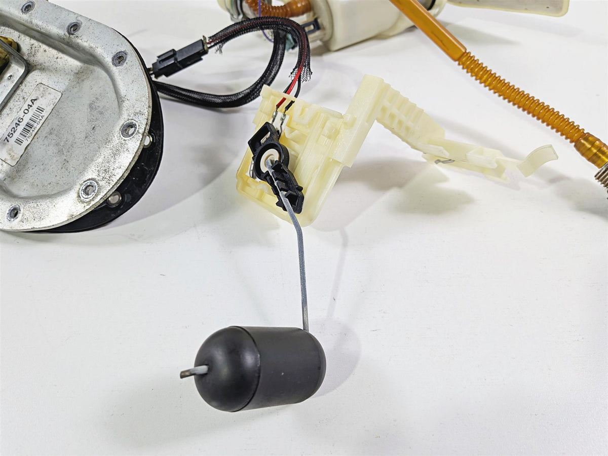 2014 Harley FXDL Dyna Low Rider Fuel Gas Petrol Pump & Sending Unit 75246-04A {{ shop.shopifyCountryName }} - Mototech271