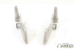 2005 Kawasaki ZZR1200 ZX1200 Rear Footpeg Peg Rest Set 35063-1219-458 | Mototech271