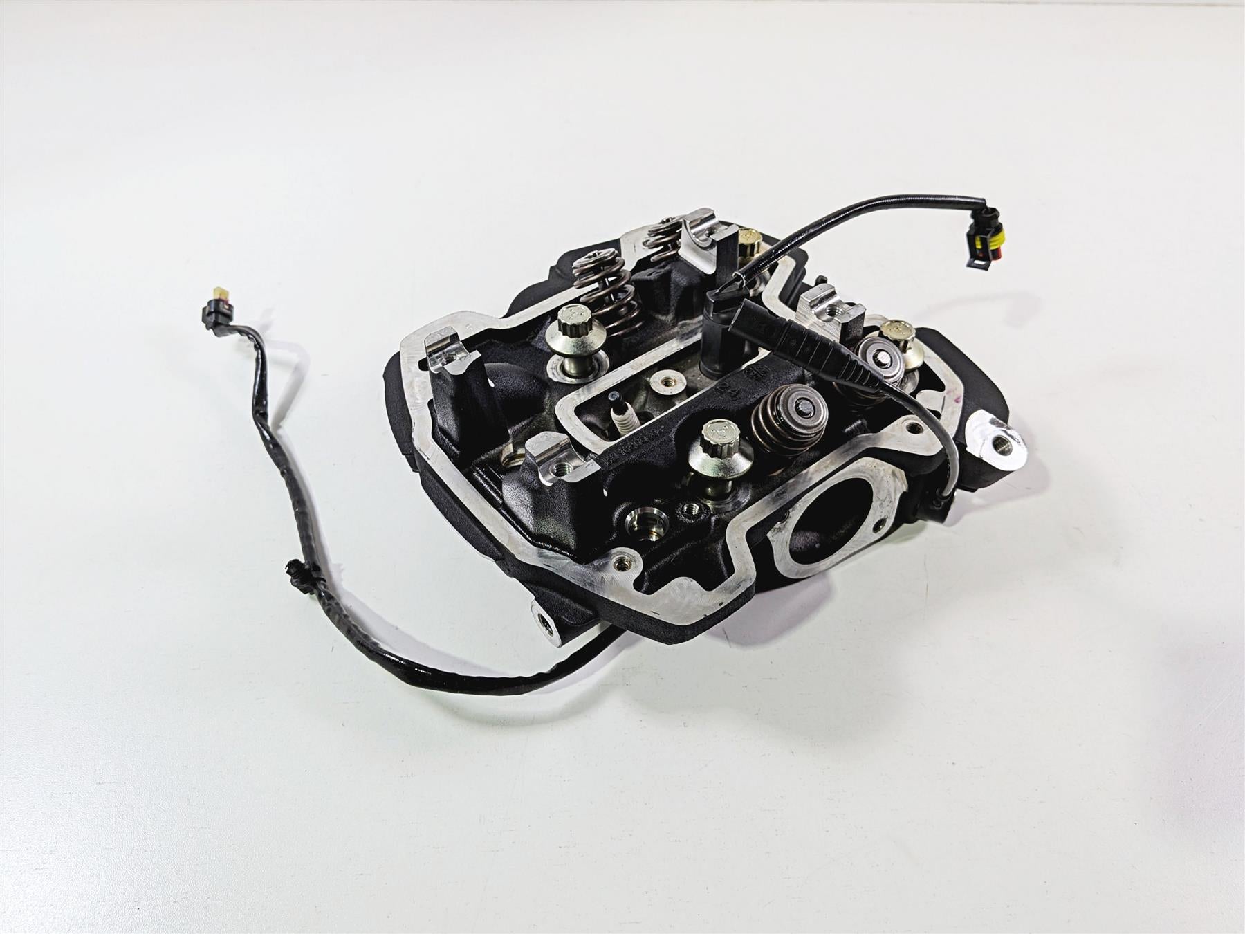 2024 Harley Softail FXLRST Low Rider Rear Cylinder Head 117ci M8 16500388 {{ shop.shopifyCountryName }} - Mototech271