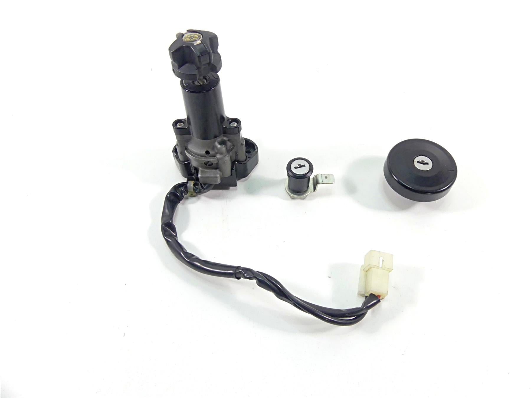 2012 Yamaha VMX17 VMAX 1700 Ignition Switch Key Lock Set 2S3-82501-00-00 {{ shop.shopifyCountryName }} - Mototech271