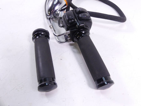 2009 Harley FXDF Dyna Fat Bob Right Throttle Control Switch & Blinker 71684-06A {{ shop.shopifyCountryName }} - Mototech271