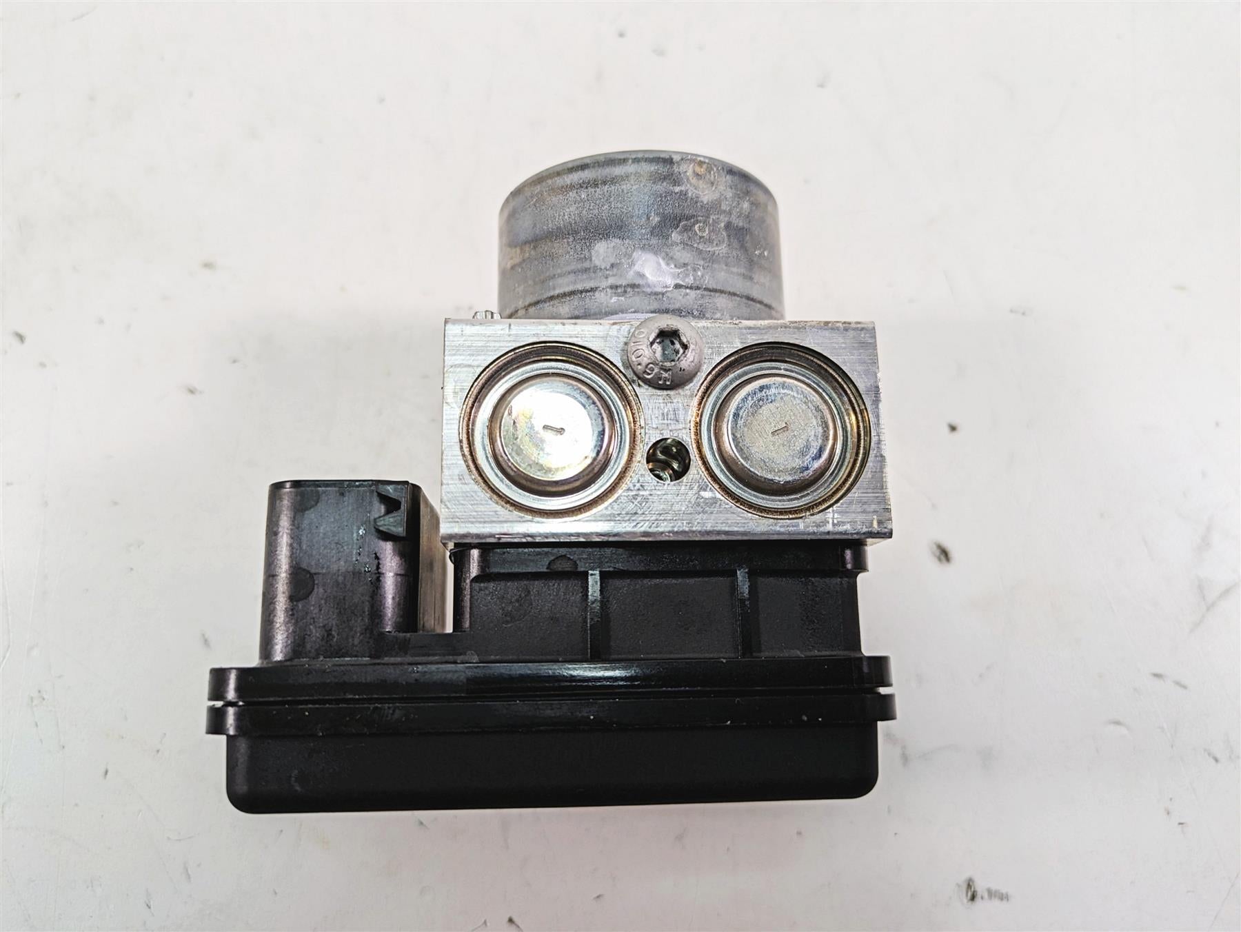 2020 Aprilia Tuono V4 Factory Abs Brake Pump Module Unit 2D000265 2D000264 {{ shop.shopifyCountryName }} - Mototech271