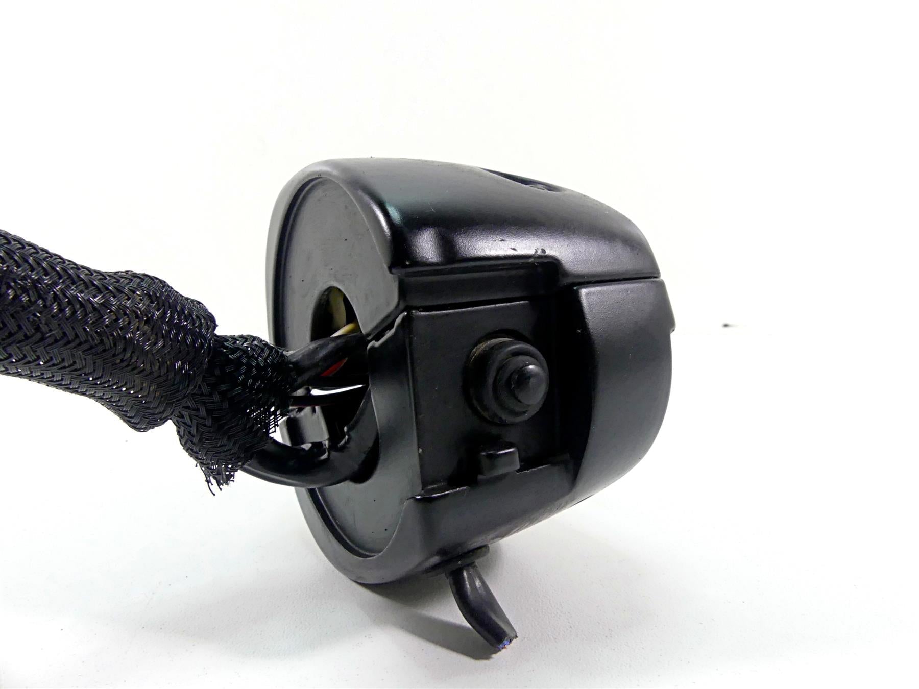 2010 Harley FXDF Dyna Fat Bob Left Hand Control Switch -Cut Blinker 71682-06A {{ shop.shopifyCountryName }} - Mototech271