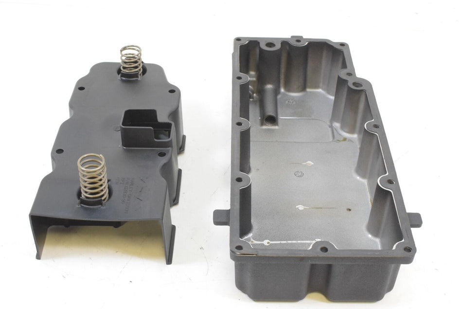 2002 Harley Touring FLHRI Road King Transmission Oil Pan Cover 62711-99 {{ shop.shopifyCountryName }} - Mototech271
