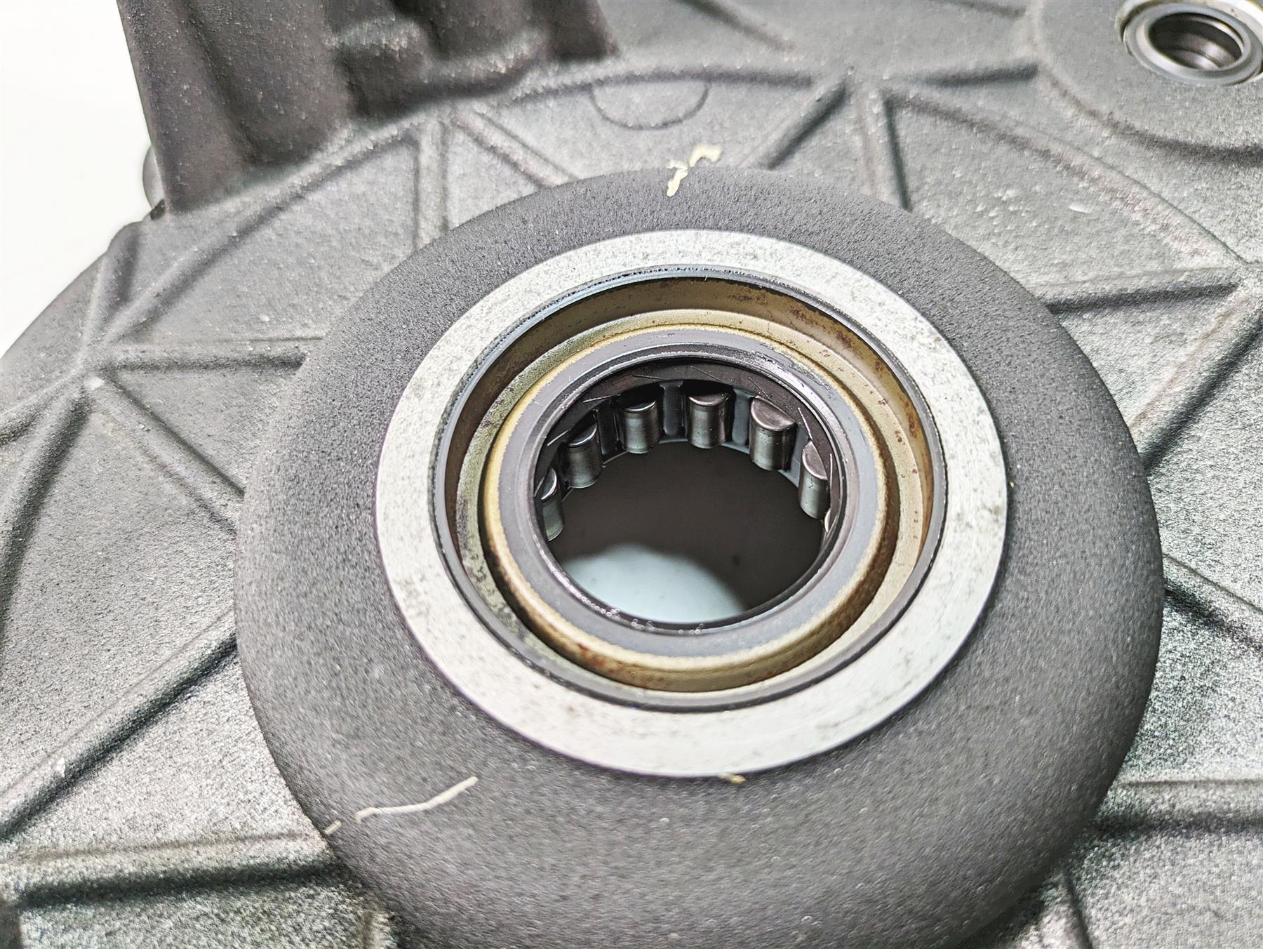 2005 Harley Touring FLHTCUI Electra Glide Inner Primary Drive Cover 60677-01C {{ shop.shopifyCountryName }} - Mototech271
