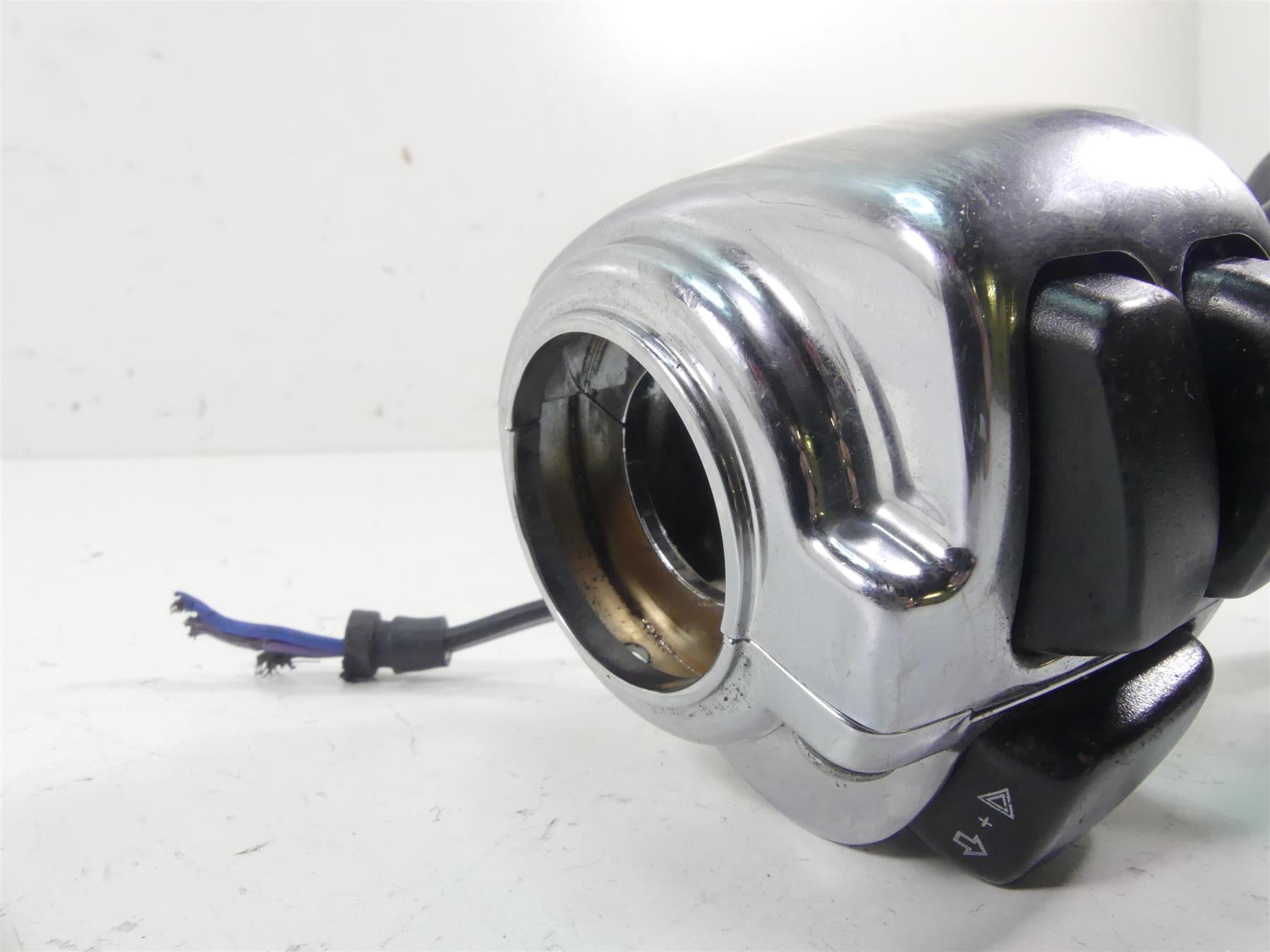 2004 Harley Softail FXSTD SE CVO Deuce Left Hand Control Switch 71682-06A {{ shop.shopifyCountryName }} - Mototech271