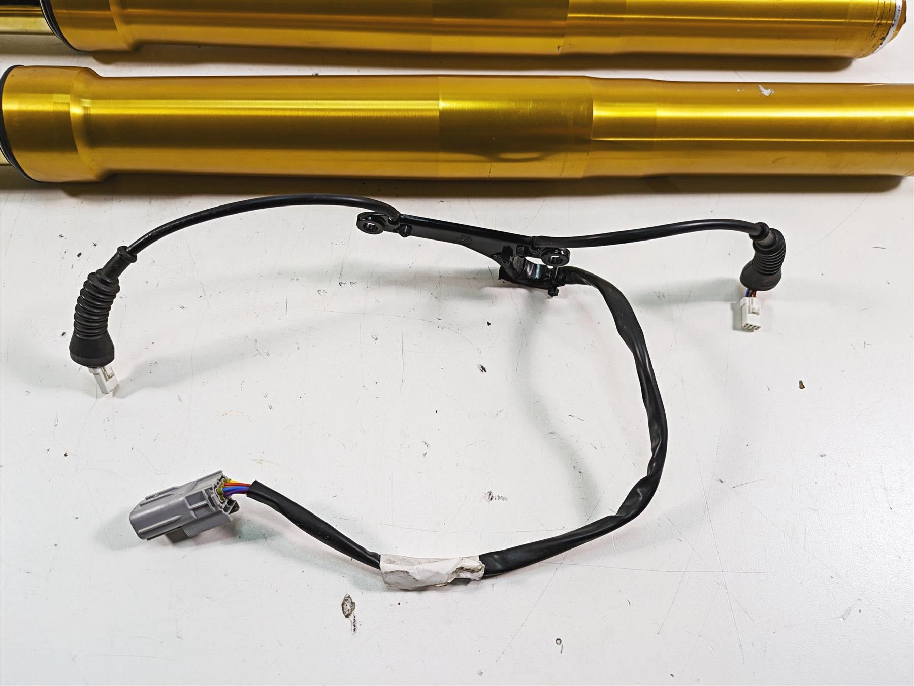 2020 Aprilia Tuono V4 Factory Ohlins Front Forks 776miles only 2B005517 2B005518 {{ shop.shopifyCountryName }} - Mototech271