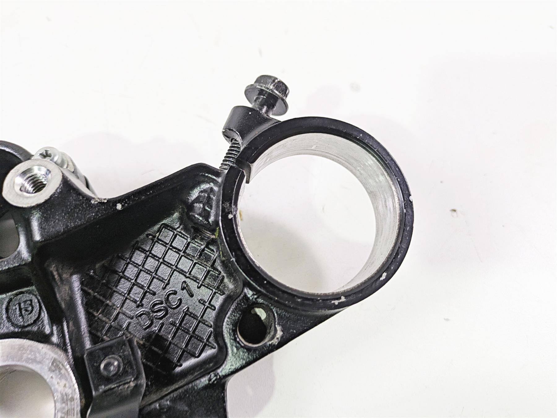 2025 Honda CBR600RR Upper Triple Tree Steering Clamp 53300-MJC-A00 {{ shop.shopifyCountryName }} - Mototech271