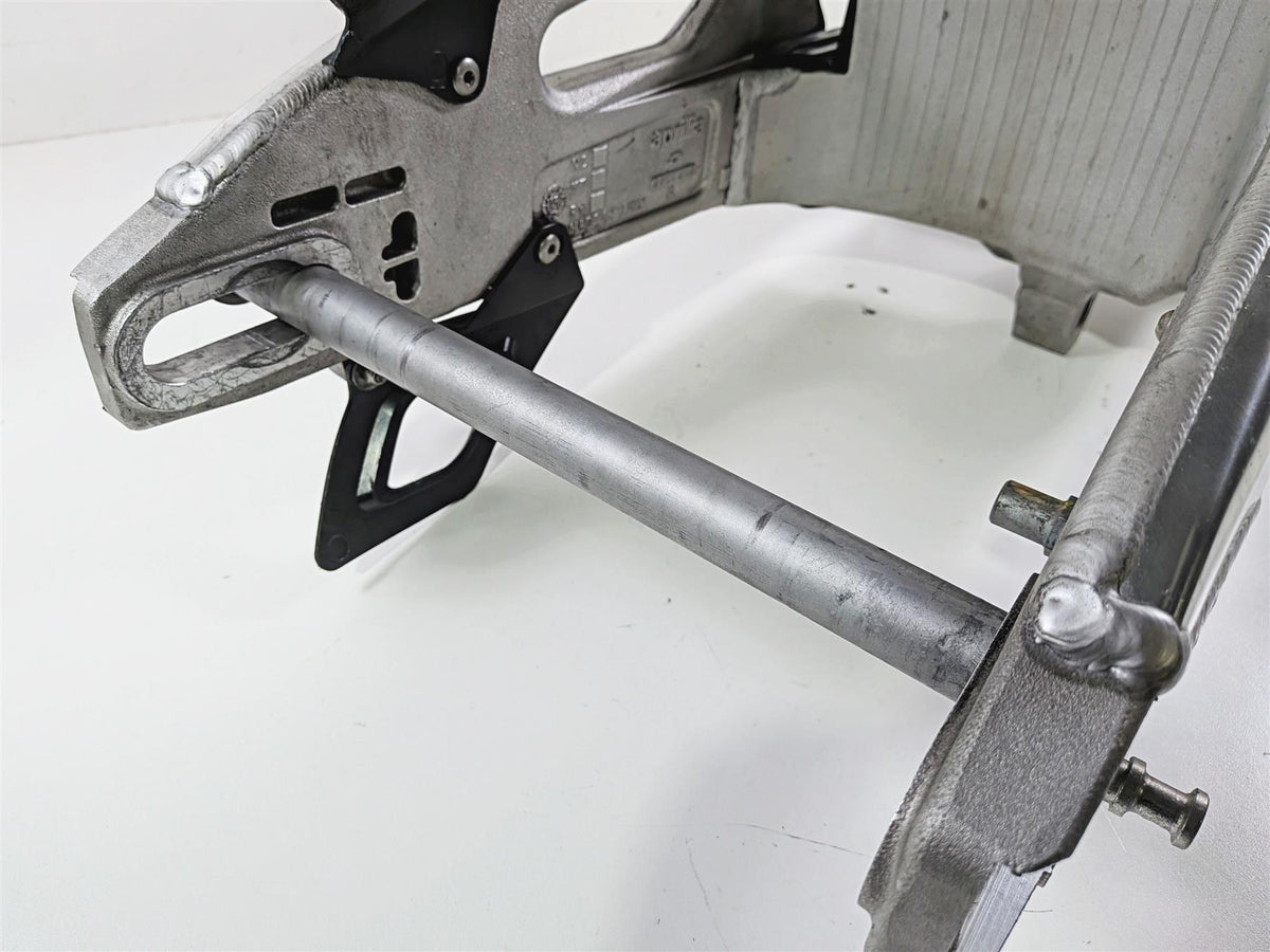 2018 Aprilia RSV4 RR Rear Swingarm Swing Arm & Axle 2B001292 {{ shop.shopifyCountryName }} - Mototech271