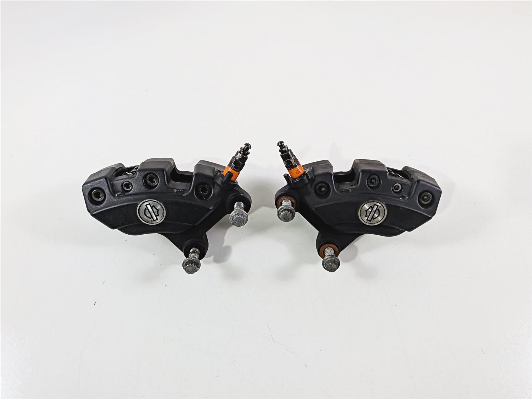 2017 Harley Touring FLHXS Street Glide Front Brake Caliper Set 43027-08 44023-08 {{ shop.shopifyCountryName }} - Mototech271