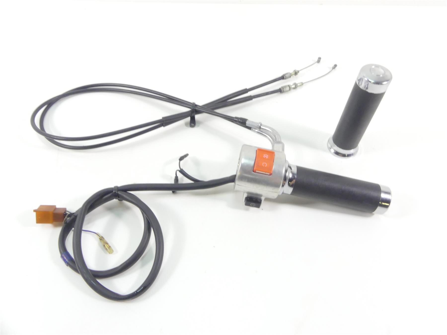 2003 Honda VT1100 C2 Shadow Sabre Right Control Switch & Throttle 35013-MAH-A02 {{ shop.shopifyCountryName }} - Mototech271