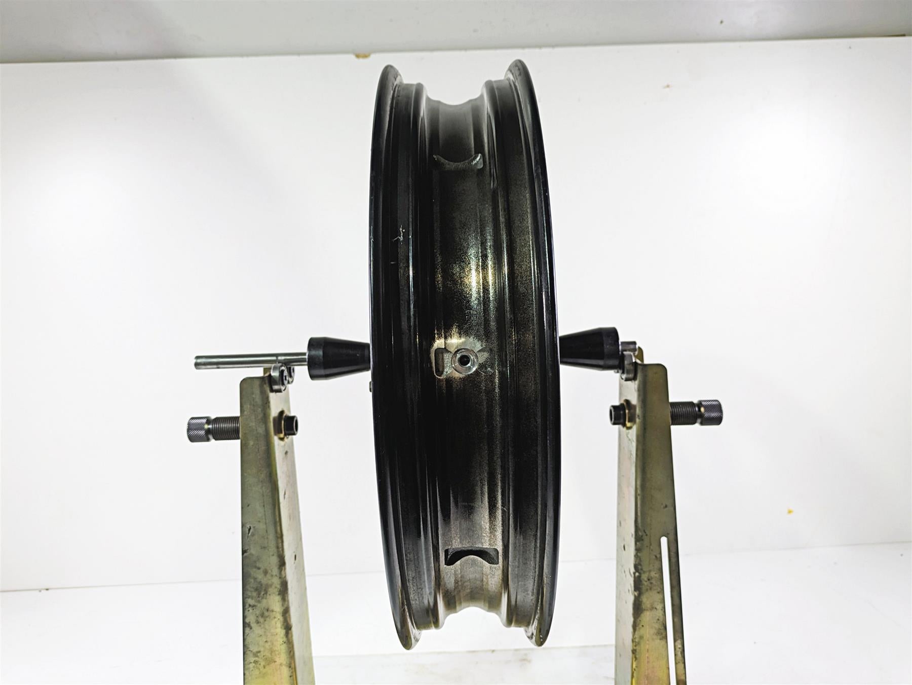 2018 Indian Chieftain Dark Horse Front Wheel Rim 19x3.5 1523059 {{ shop.shopifyCountryName }} - Mototech271