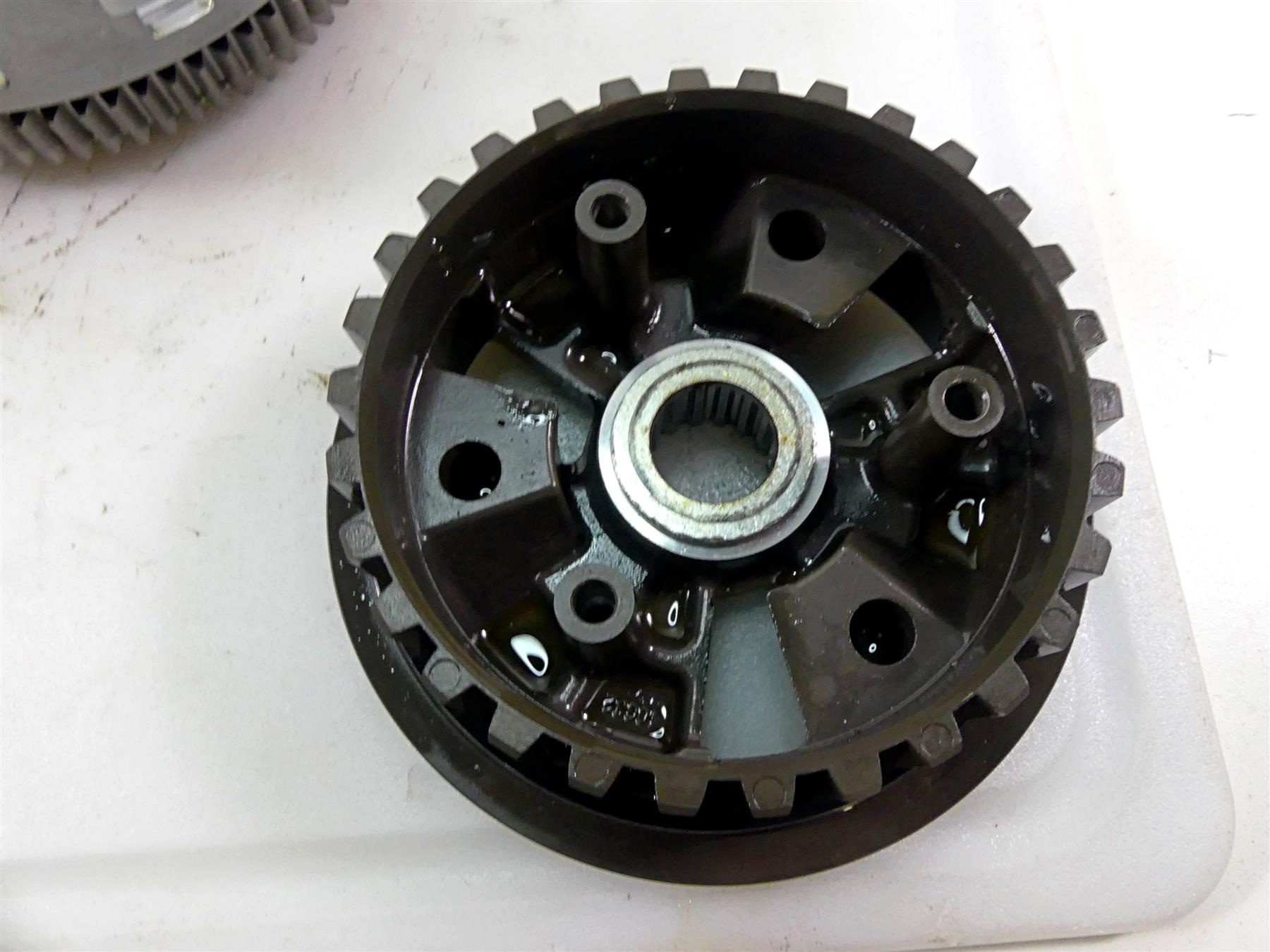 2016 KTM 1290 Super Duke R Clutch Basket Friction Pressure Plate 61332001044 {{ shop.shopifyCountryName }} - Mototech271
