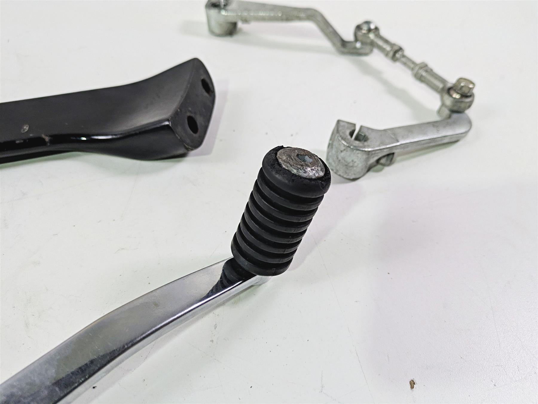 2020 Harley Softail FXST Standard Left Footpeg & Shifter Pedal 50500603 33600126 {{ shop.shopifyCountryName }} - Mototech271