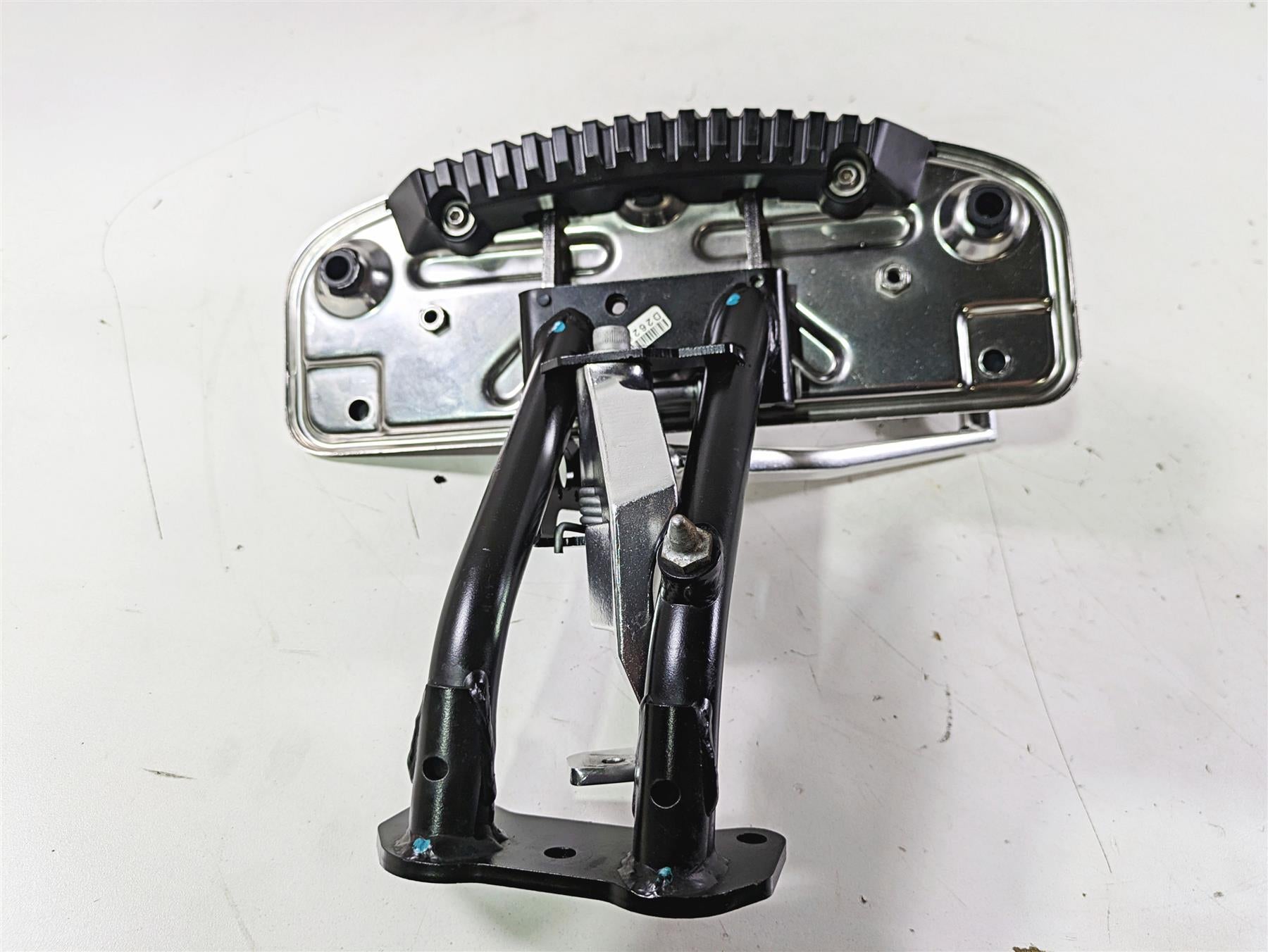 2014 Moto Guzzi California 1400 Touring Right Floorboard & Brake Pedal 887302 {{ shop.shopifyCountryName }} - Mototech271