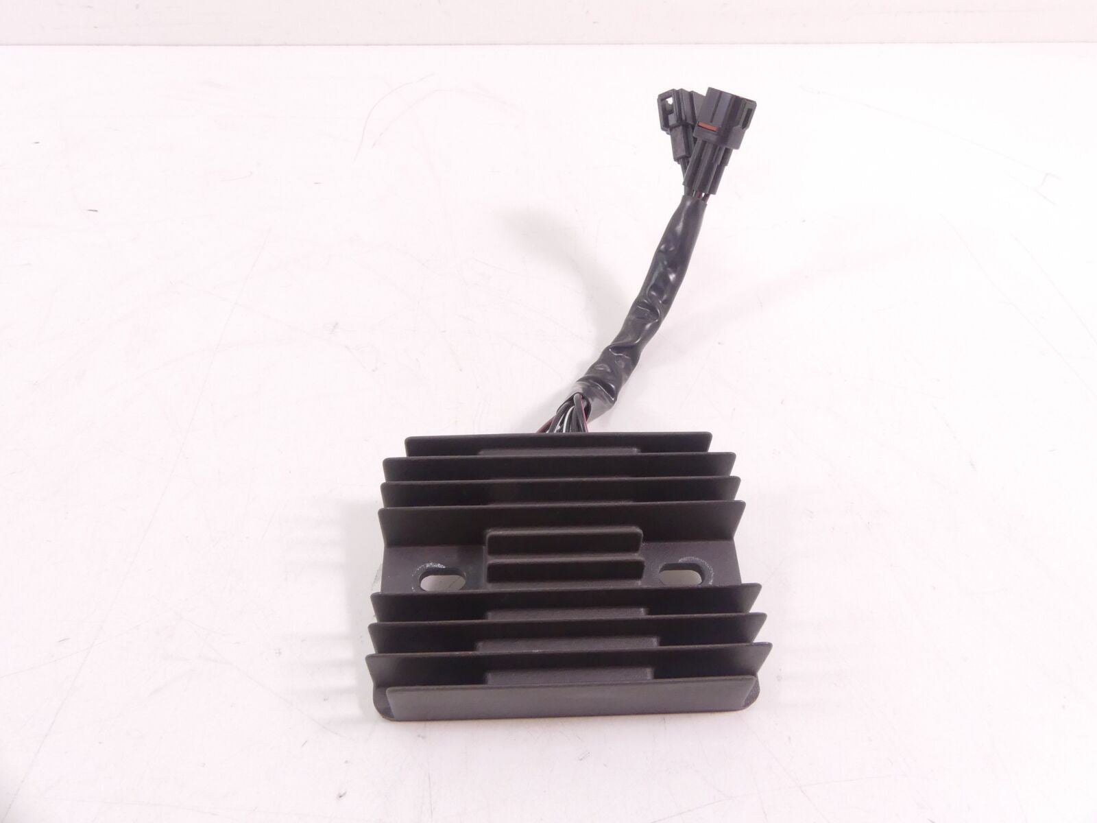 2018 Suzuki GSXR750 Rectifier Voltage Regulator 32800-47H00 {{ shop.shopifyCountryName }} - Mototech271