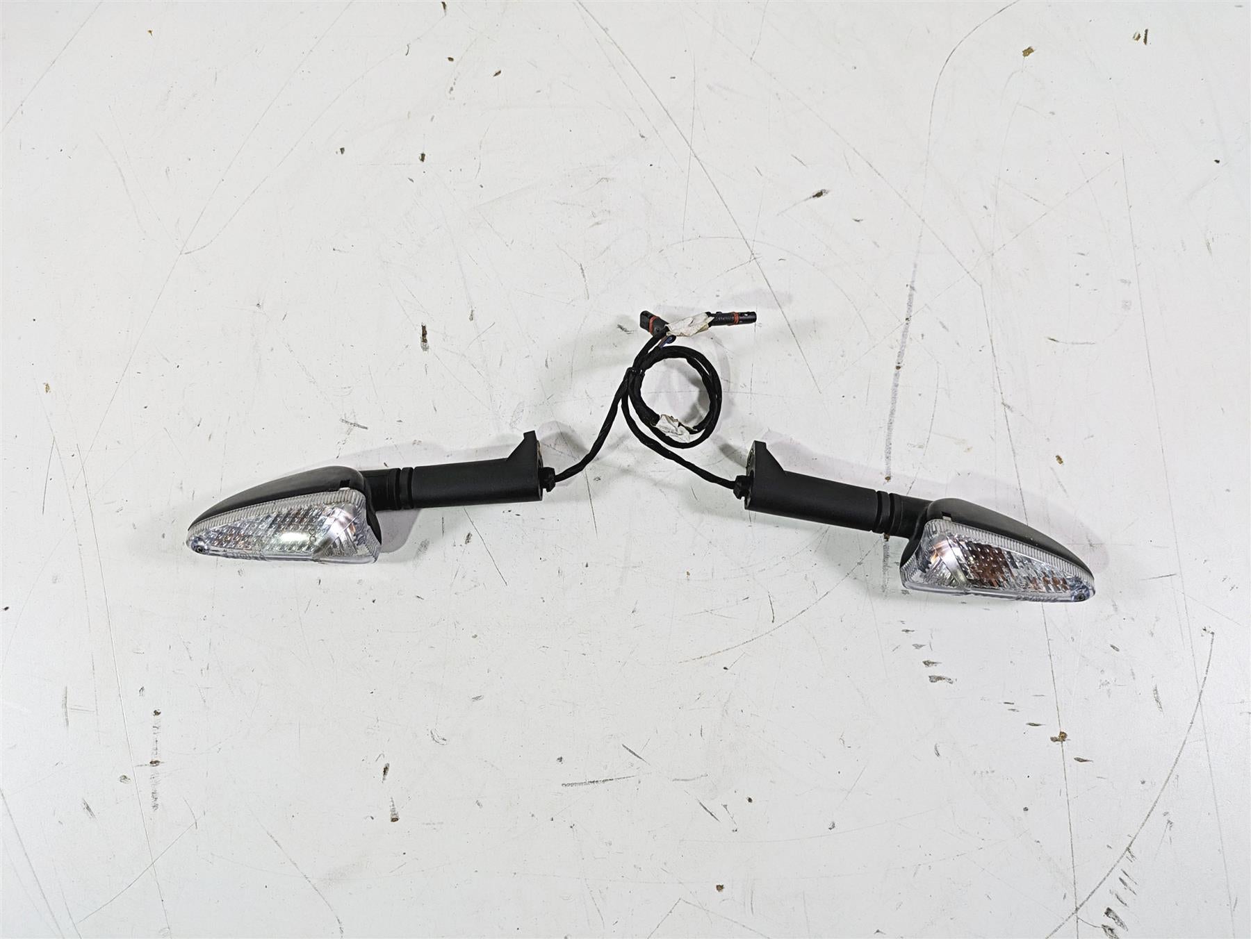 2016 BMW R1200GS GSW K50 Front Blinker Turn Signal Set 63138534353 {{ shop.shopifyCountryName }} - Mototech271