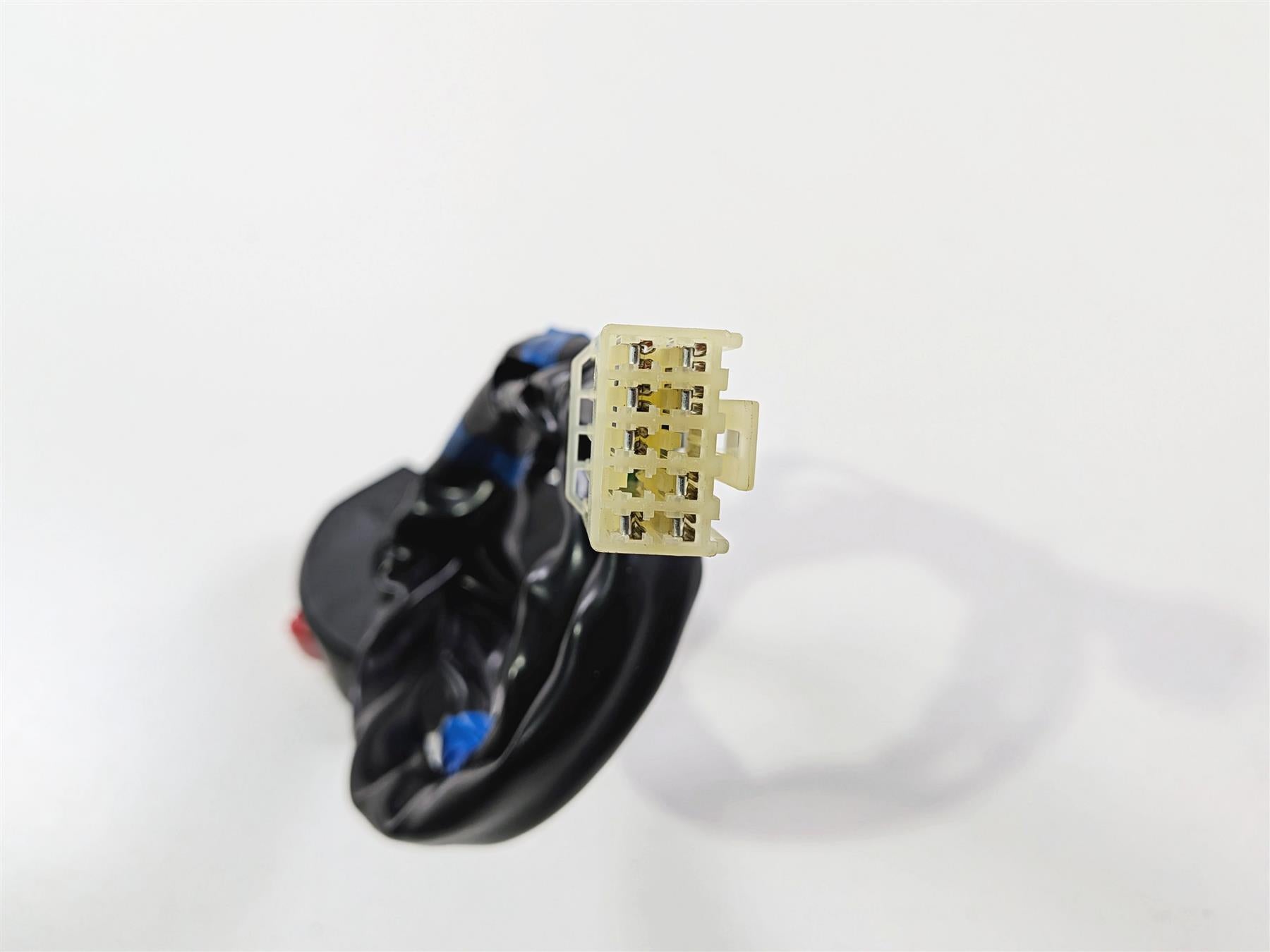 2025 Yamaha YZF R7 Right Side Start Stop Hand Control Switch BEB-83963-00-00 {{ shop.shopifyCountryName }} - Mototech271
