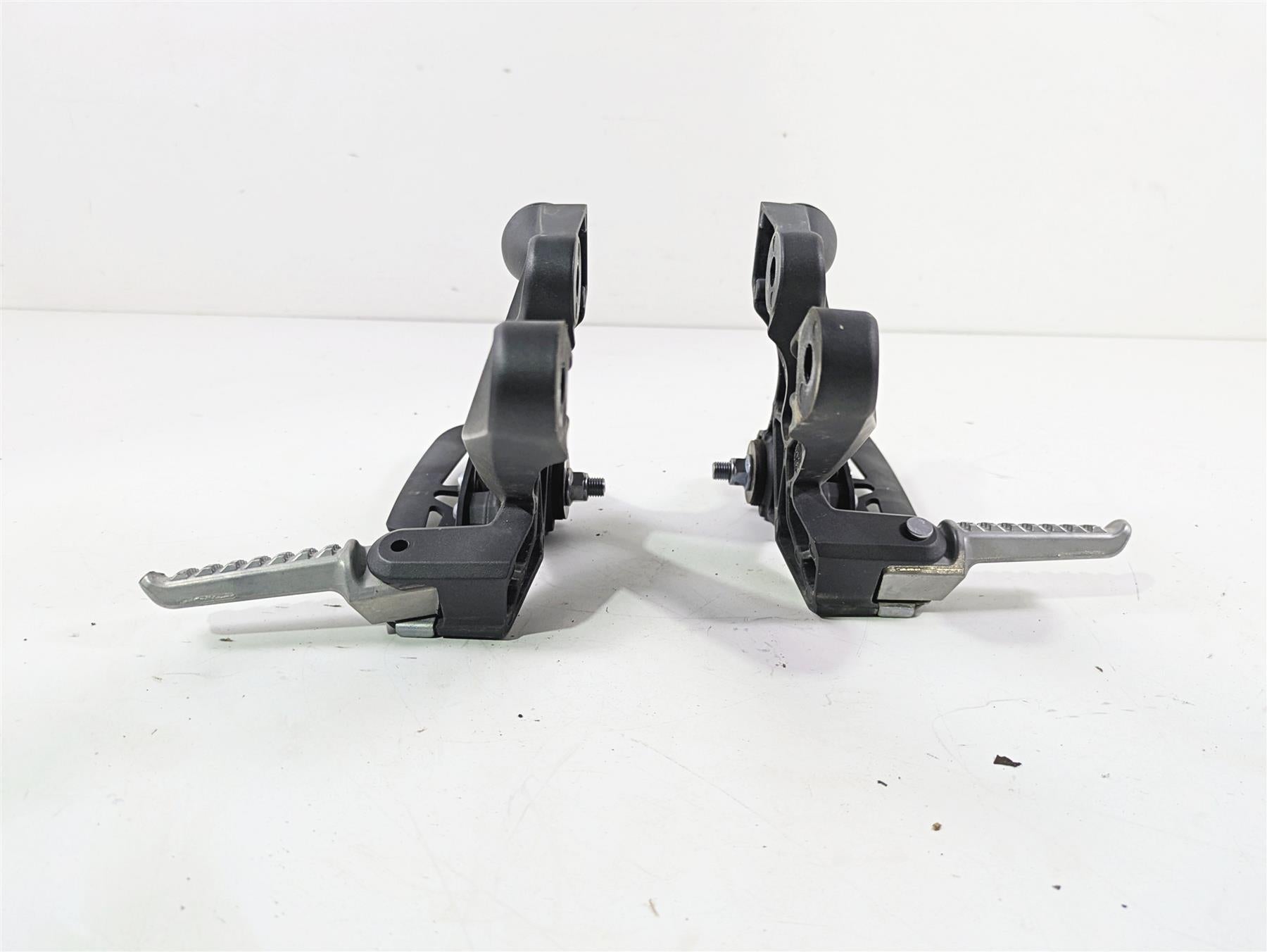 2023 Kawasaki ZX1400 ZX14R Ninja Rear Passenger Foot Peg Set 35063-0782-18R {{ shop.shopifyCountryName }} - Mototech271