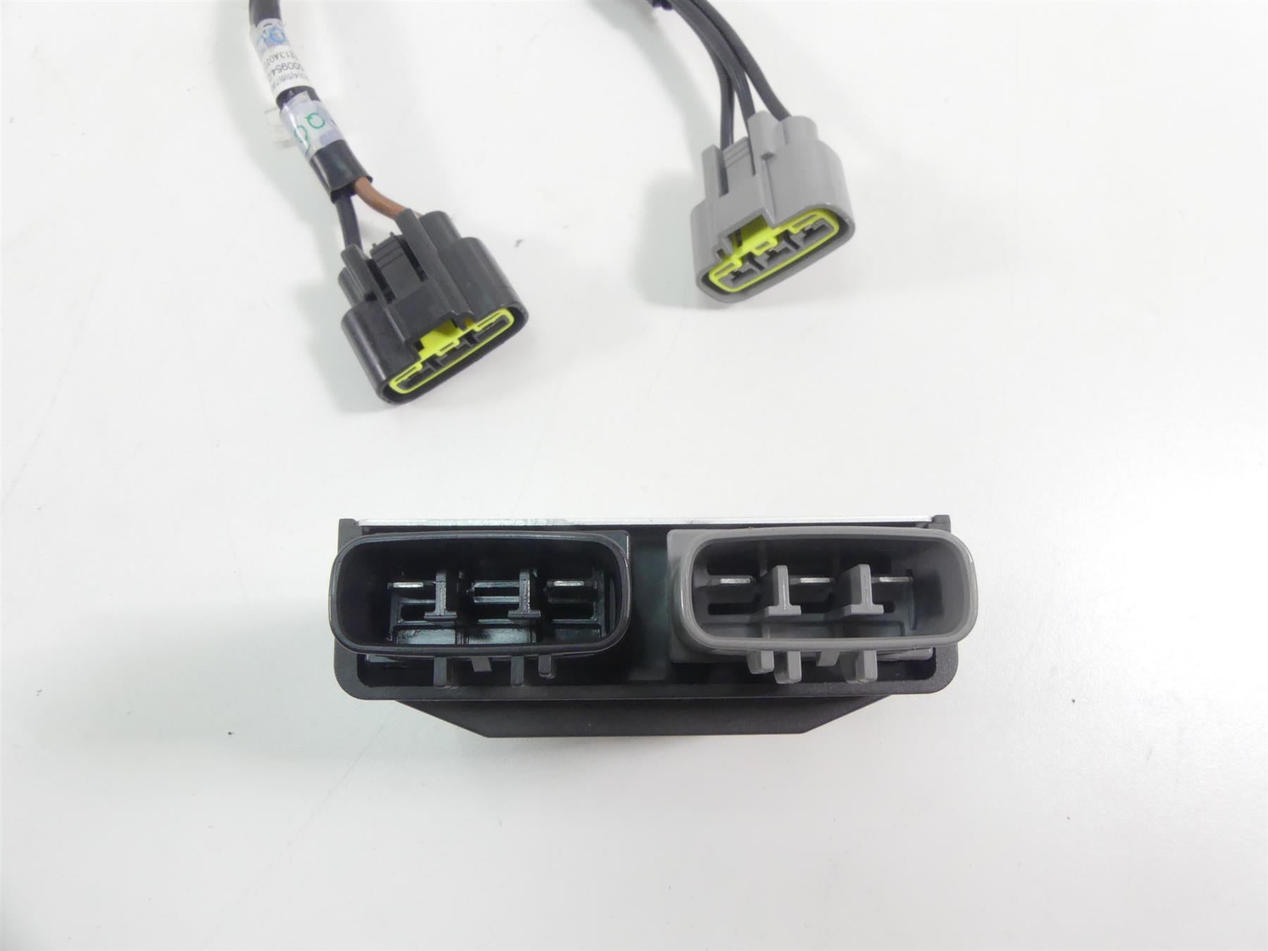 2015 Triumph 1050 Speed Triple R Rectifier Voltage Regulator T1300675 FH020AA {{ shop.shopifyCountryName }} - Mototech271