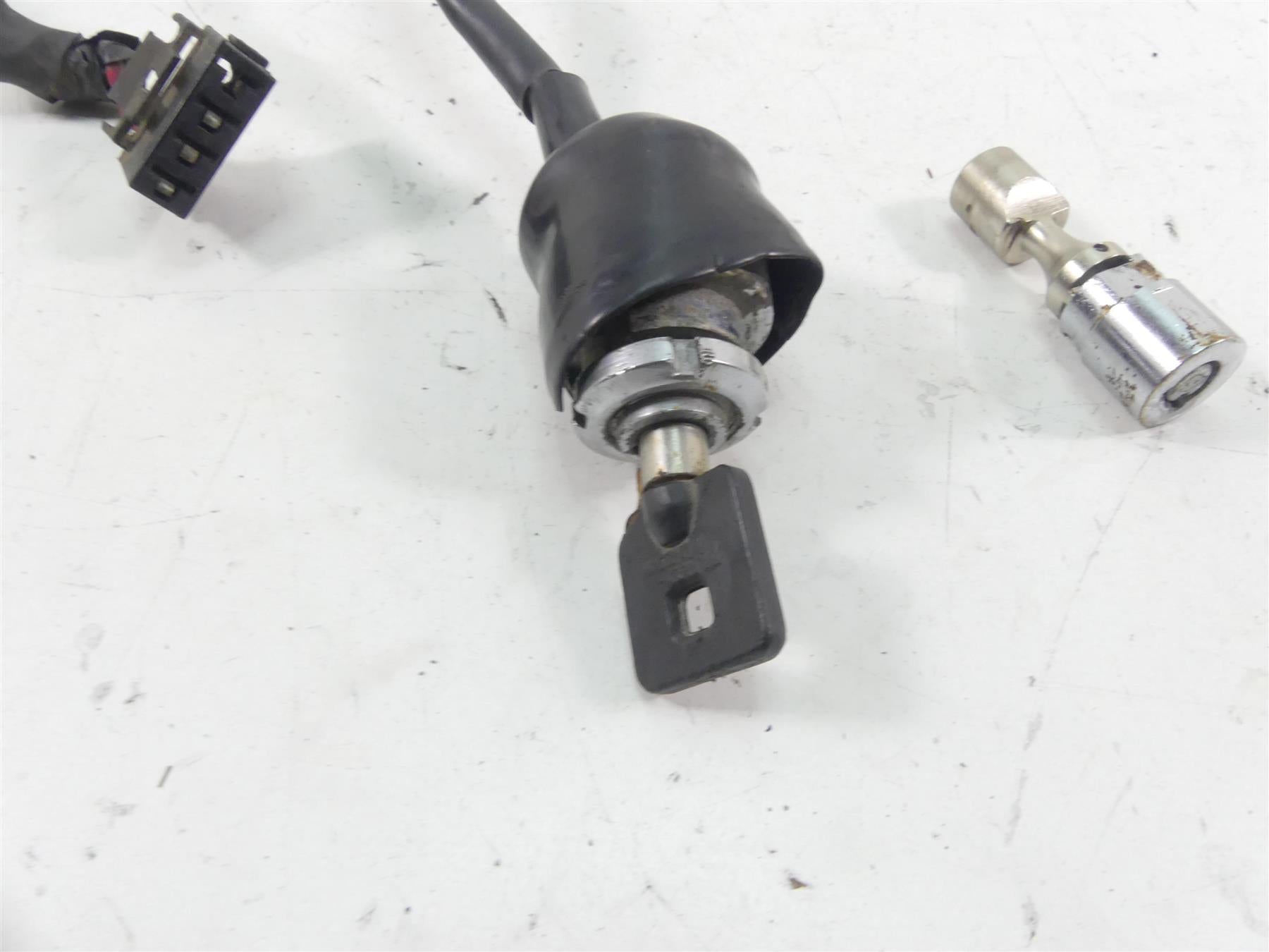 1998 Harley Dyna FXDL Low Rider Ignition Switch Key Lock Set - Read 71421-90B {{ shop.shopifyCountryName }} - Mototech271