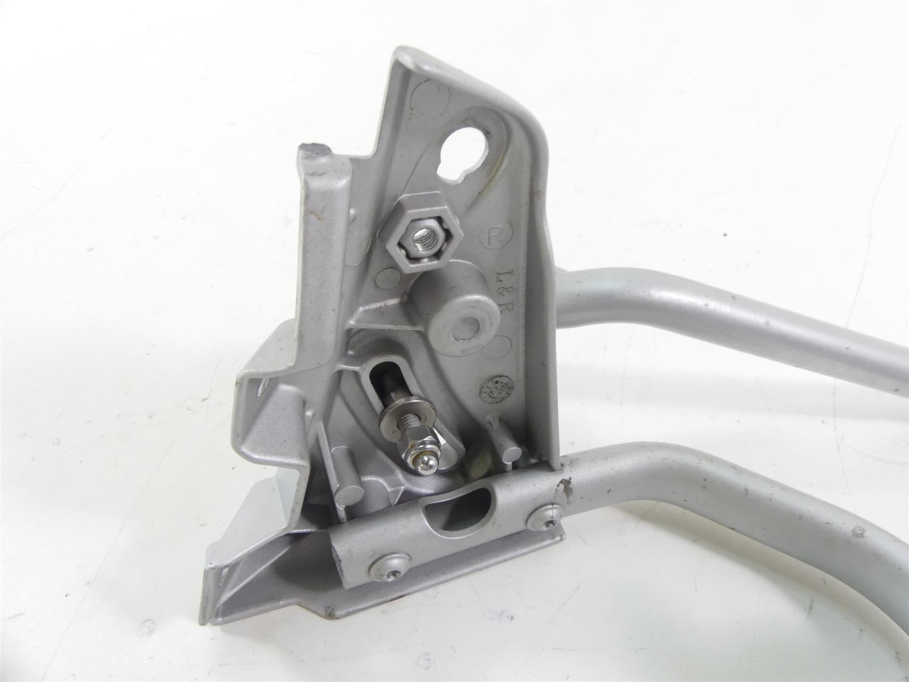 2009 BMW R1200GS K25 Windshield Mount Headlight Support Bracket 46637702712 {{ shop.shopifyCountryName }} - Mototech271