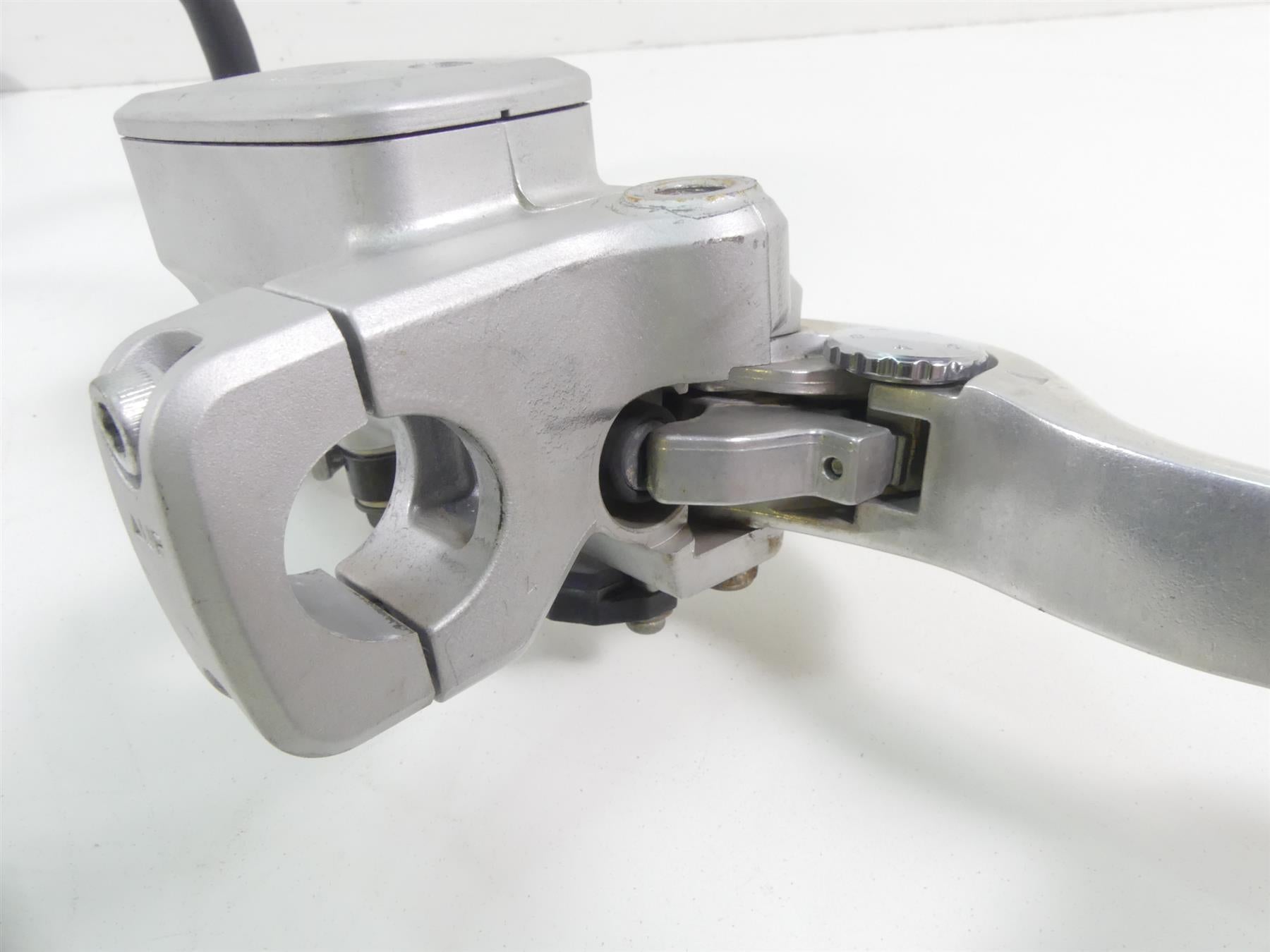 2007 Suzuki M109R VZR1800 Boulevard Front 5/8 Brake Master Cylinder 59600-10F61 {{ shop.shopifyCountryName }} - Mototech271