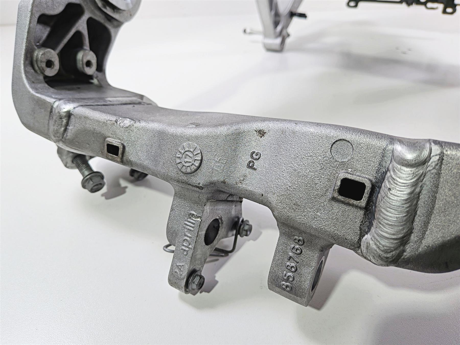 2018 Aprilia RSV4 RR Straight Main Frame Chassis With California Salvage Title 8954604 {{ shop.shopifyCountryName }} - Mototech271
