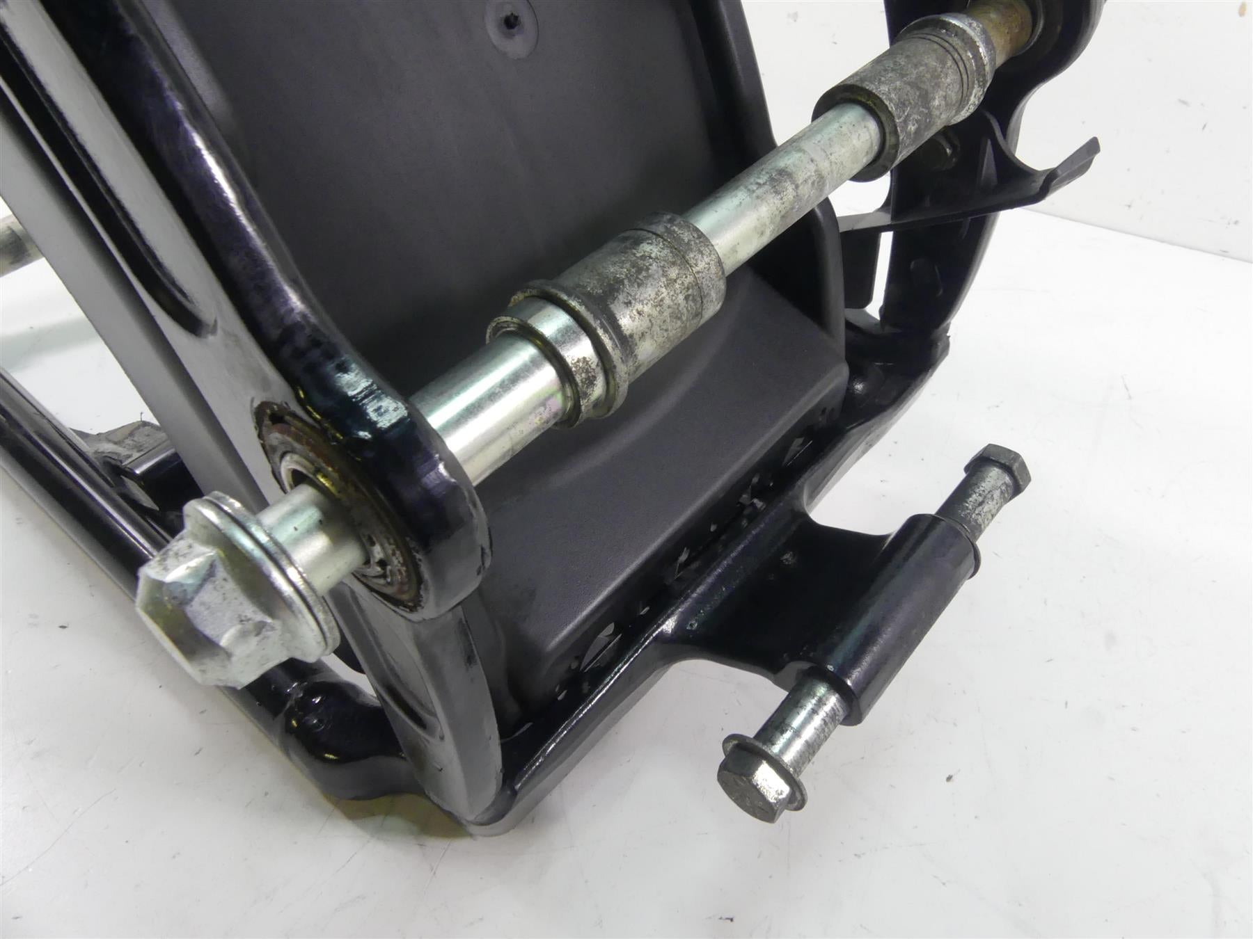2008 Harley Softail FXSTB Night Train Rear Swing Arm Swing Arm 25mm Axl 47573-11 {{ shop.shopifyCountryName }} - Mototech271